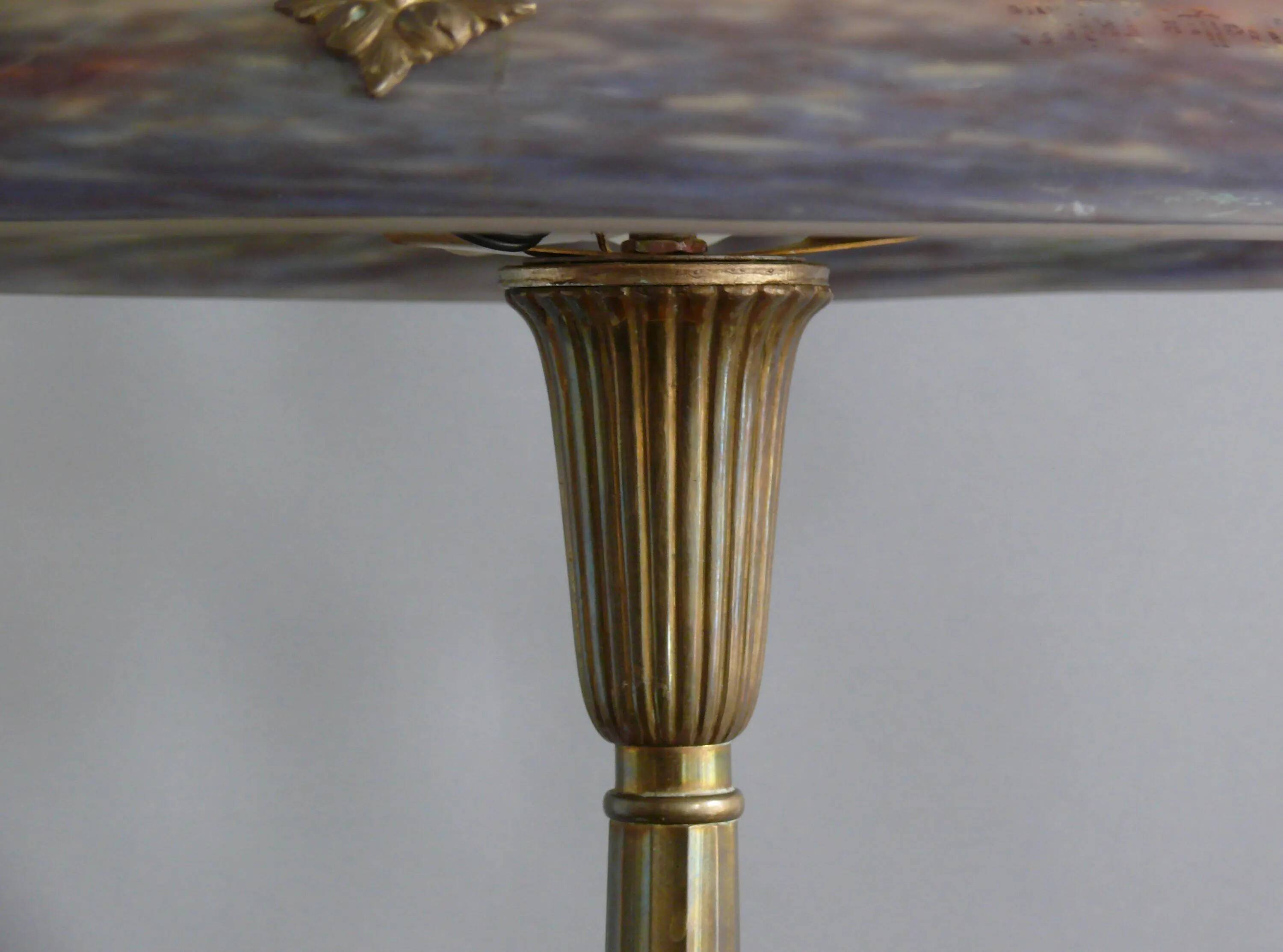 Lampe de table Muller Frères, France, avec pied en laiton et abat-jour en pâte de verre, style Art déco vers 1930