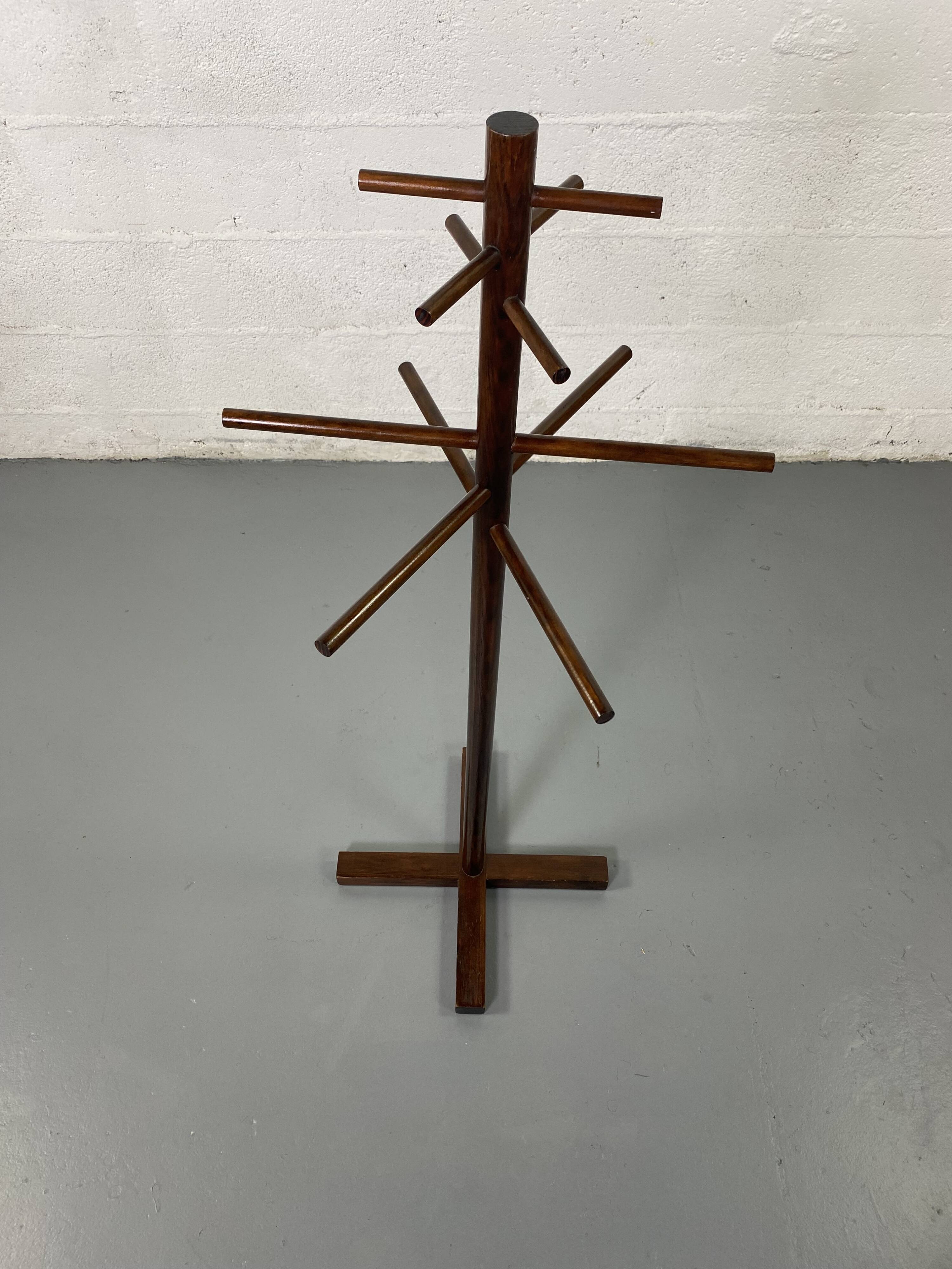 Porte manteau à pied ou valet de chambre