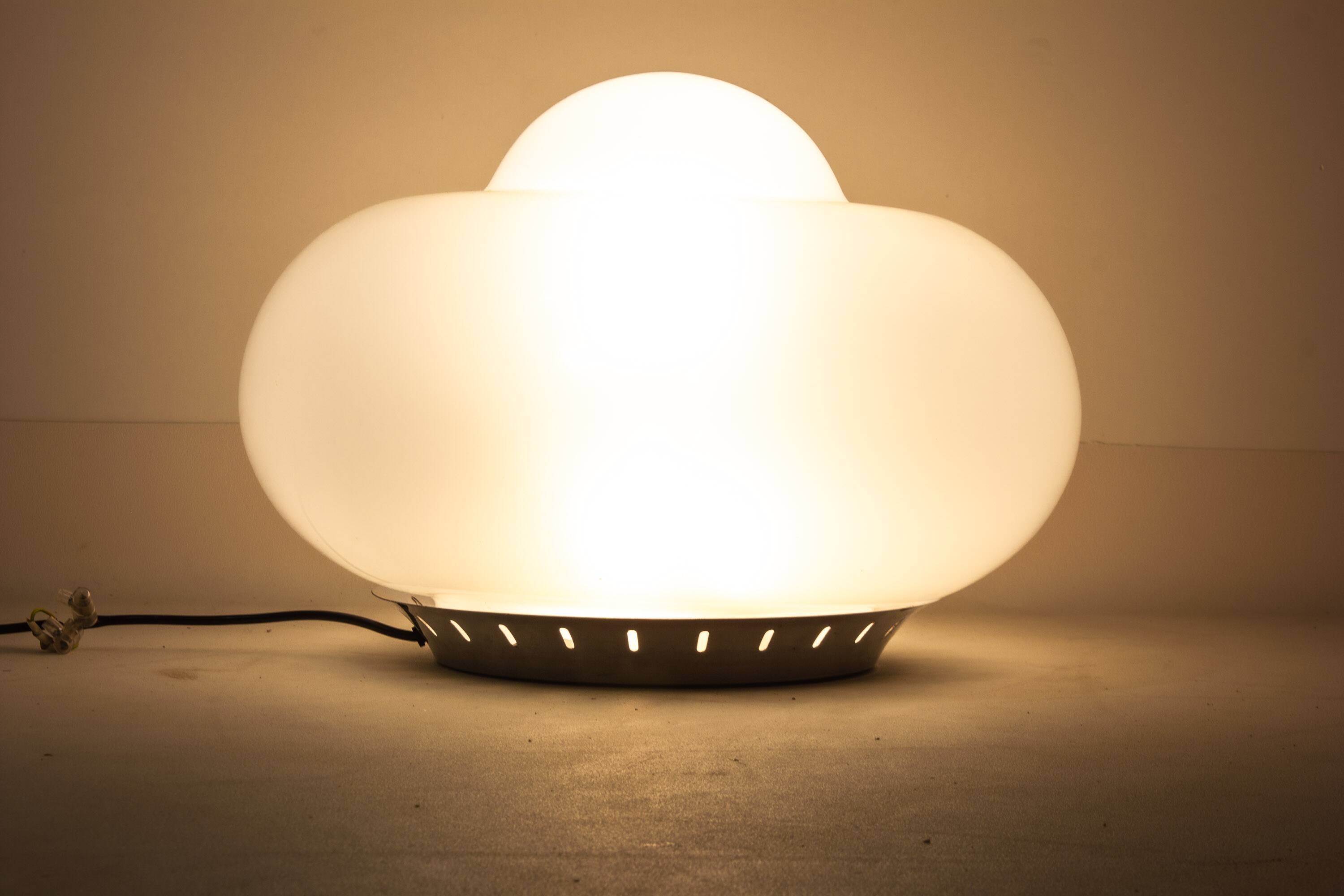Opaline Murano glass mushroom table lamp, Italy 1970s