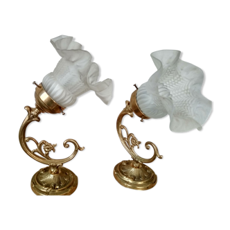 Paire d'appliques murales en laiton et tulipe en verre, style art nouveau