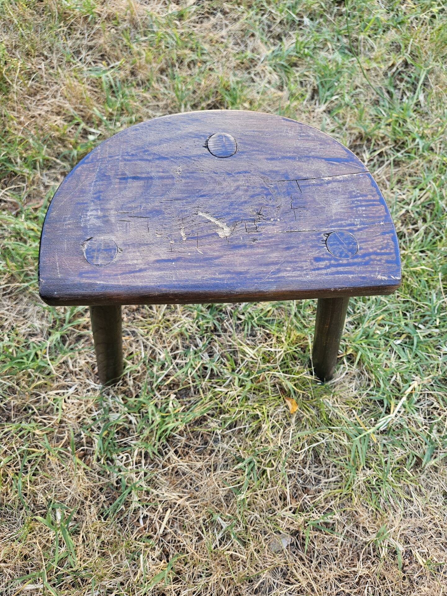 Tabouret tripode en bois massif vintage