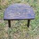 Tabouret tripode en bois massif vintage