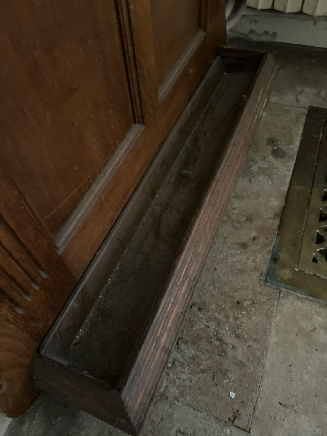 Wall-mounted coat rack 1900