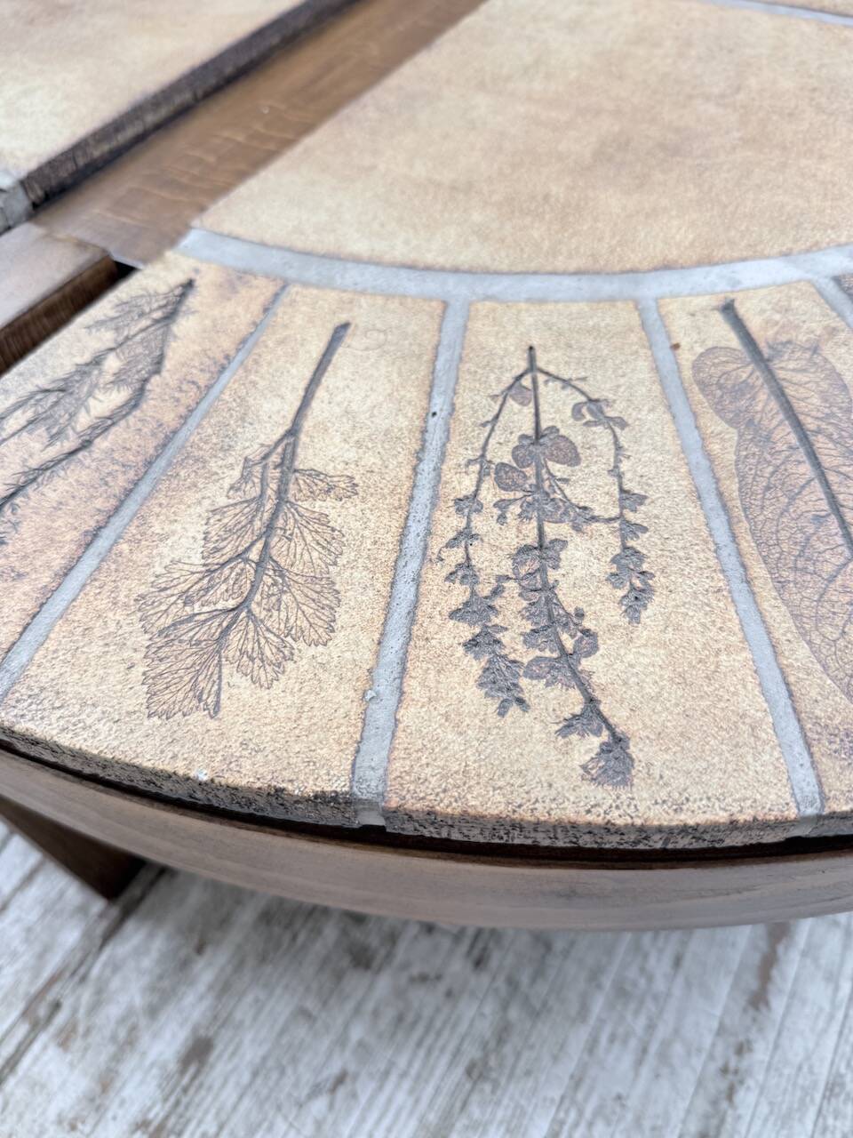Table basse Roger Capron « grain de café »