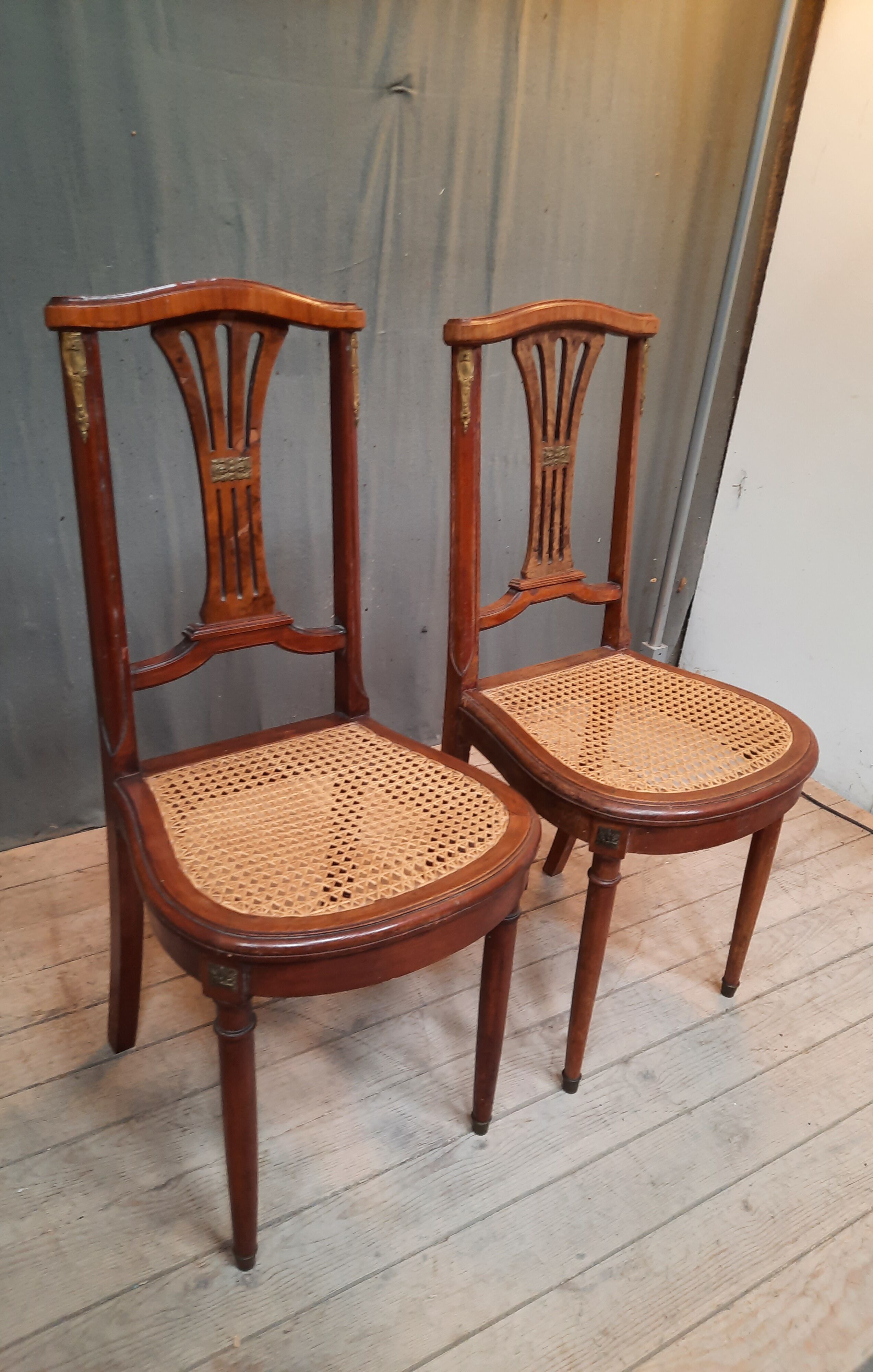 Pair ef chair canées 1930
