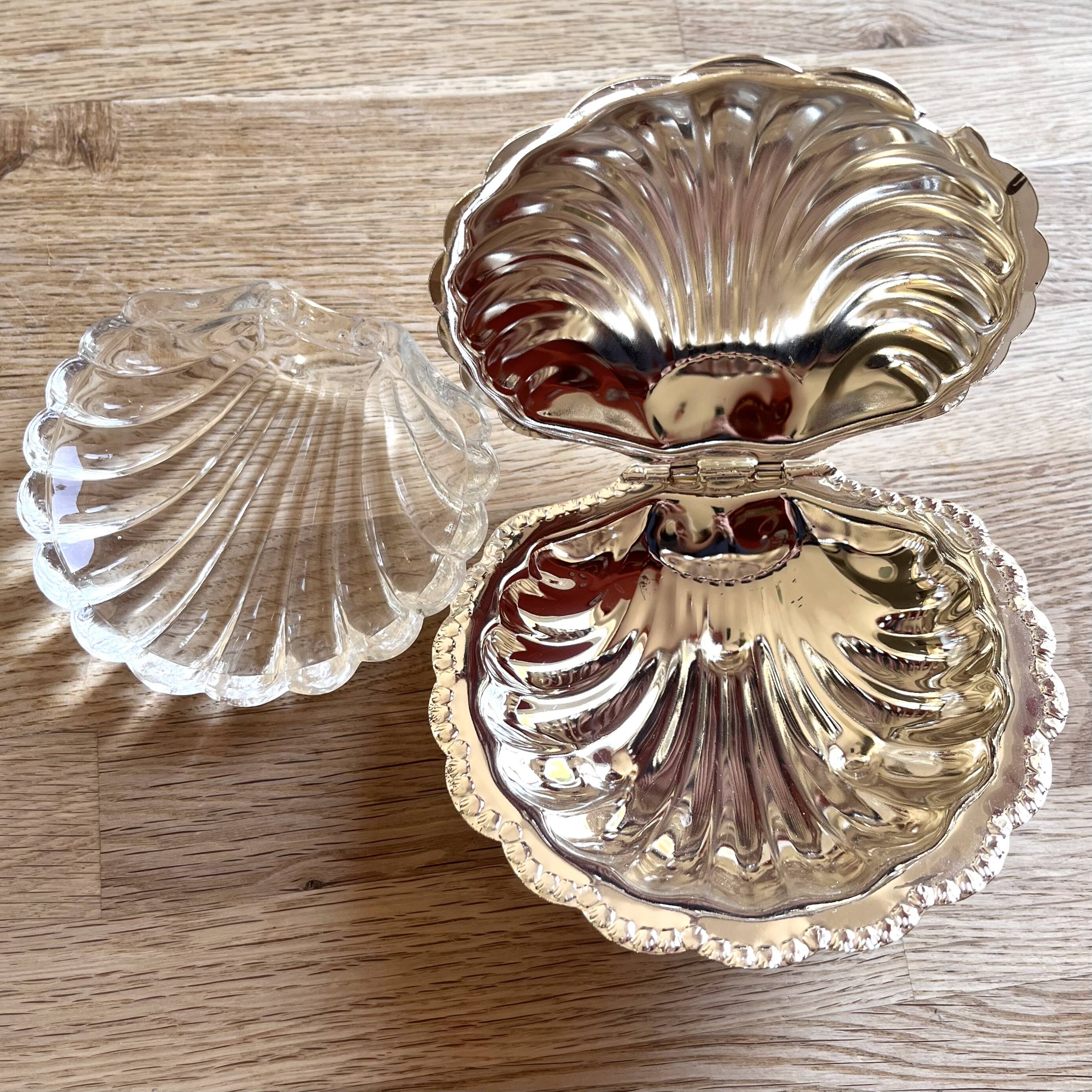 Shell butter dish