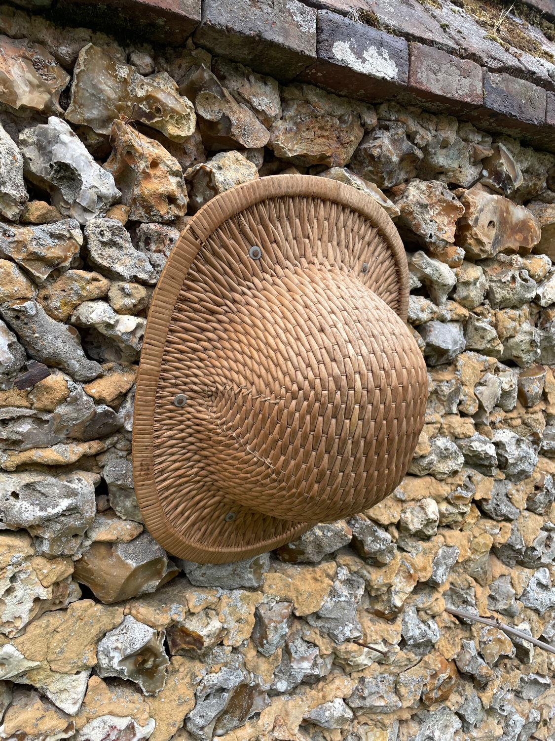 Vintage colonnial hat in woven rush