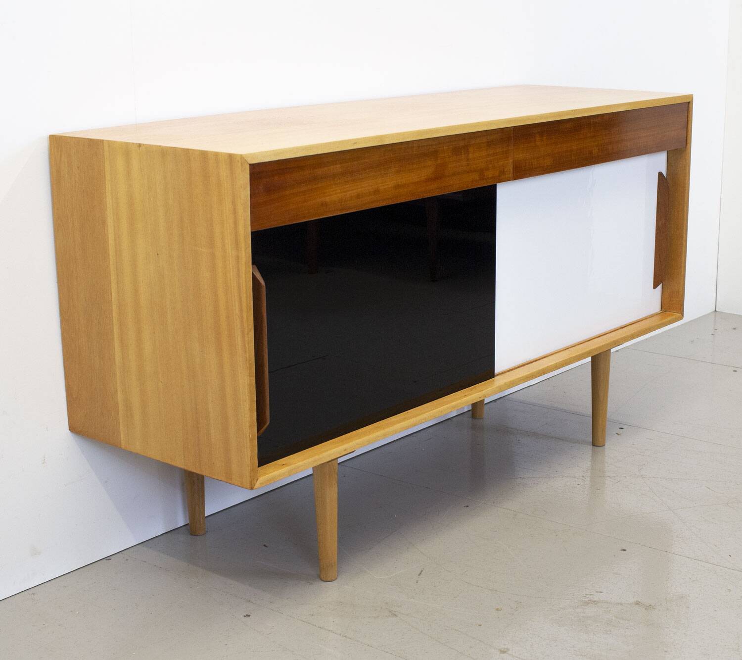 Mid Cenutury Unit ‘B’ Sideboard by Robin Day for Hille, 1950s