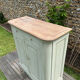 Buffet d’office sur plinthe en chêne gris mastic