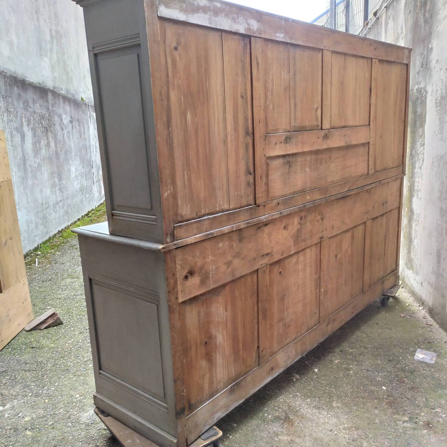Gray patinated kitchen cabinet