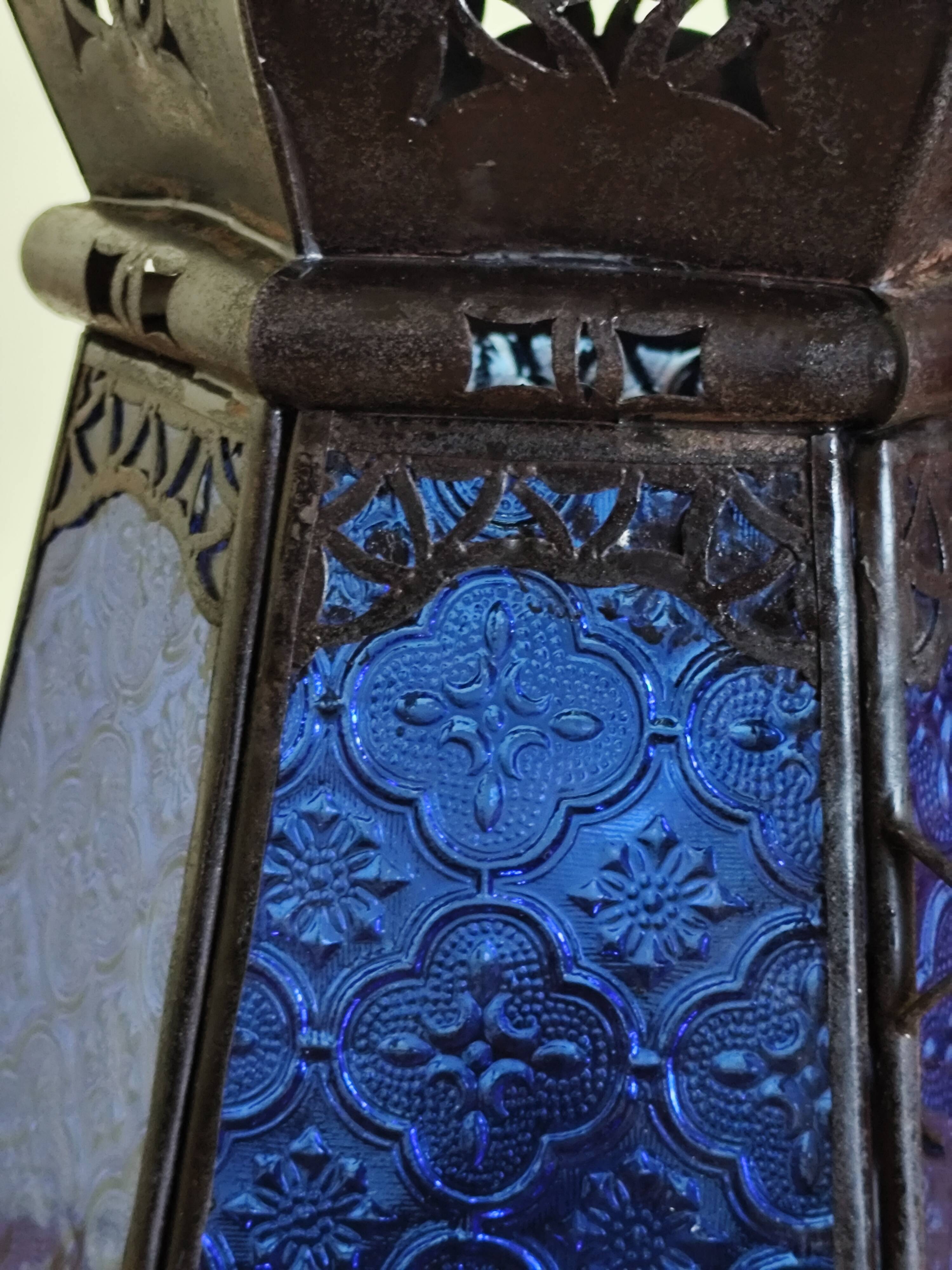 Blue hexagonal Moroccan lantern table lamp