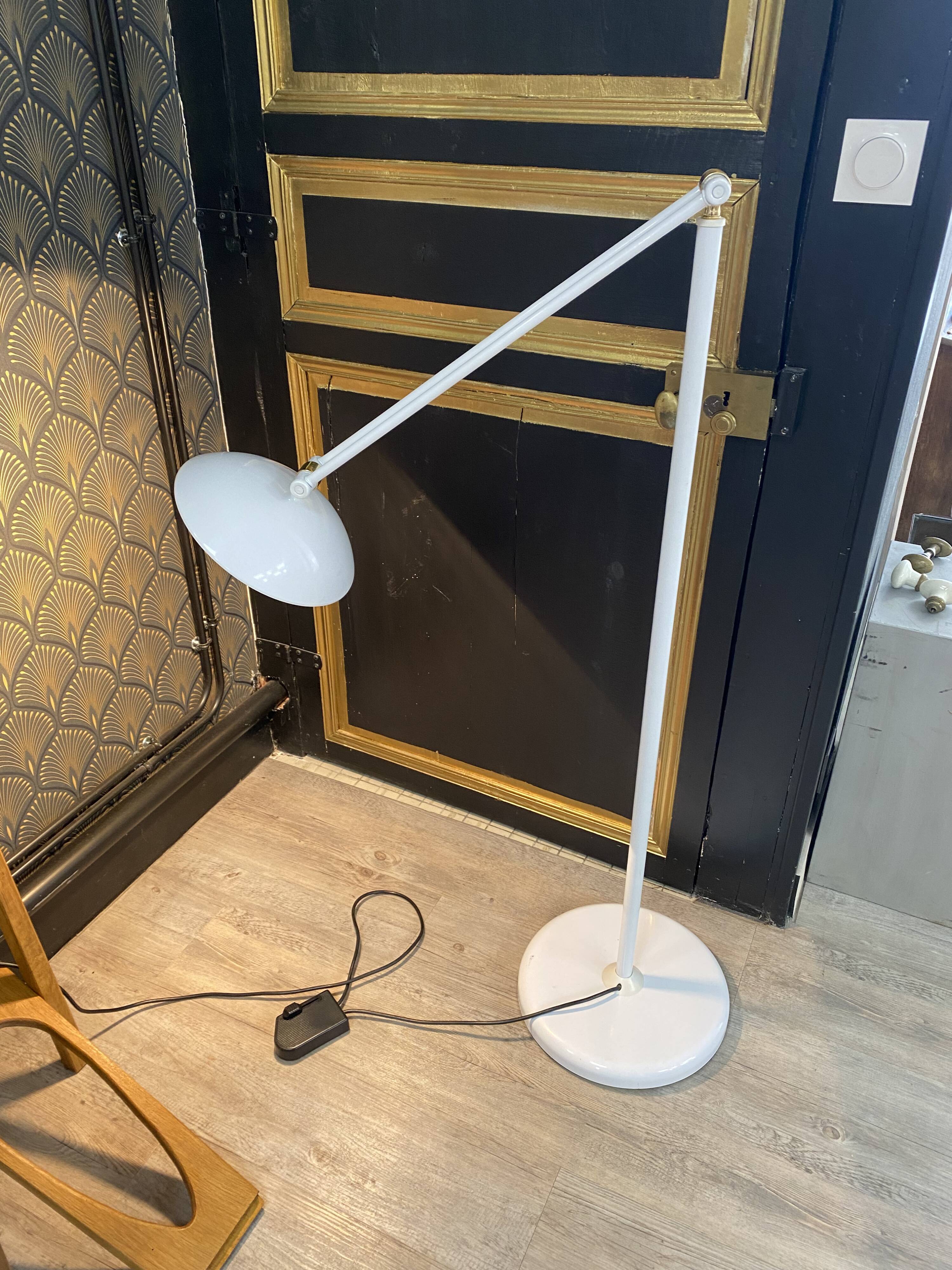 Ilmo vintage white lacquered metal halogen floor lamp, Italy, 1970s
