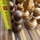 32 Staunton chess pieces in turned boxwood