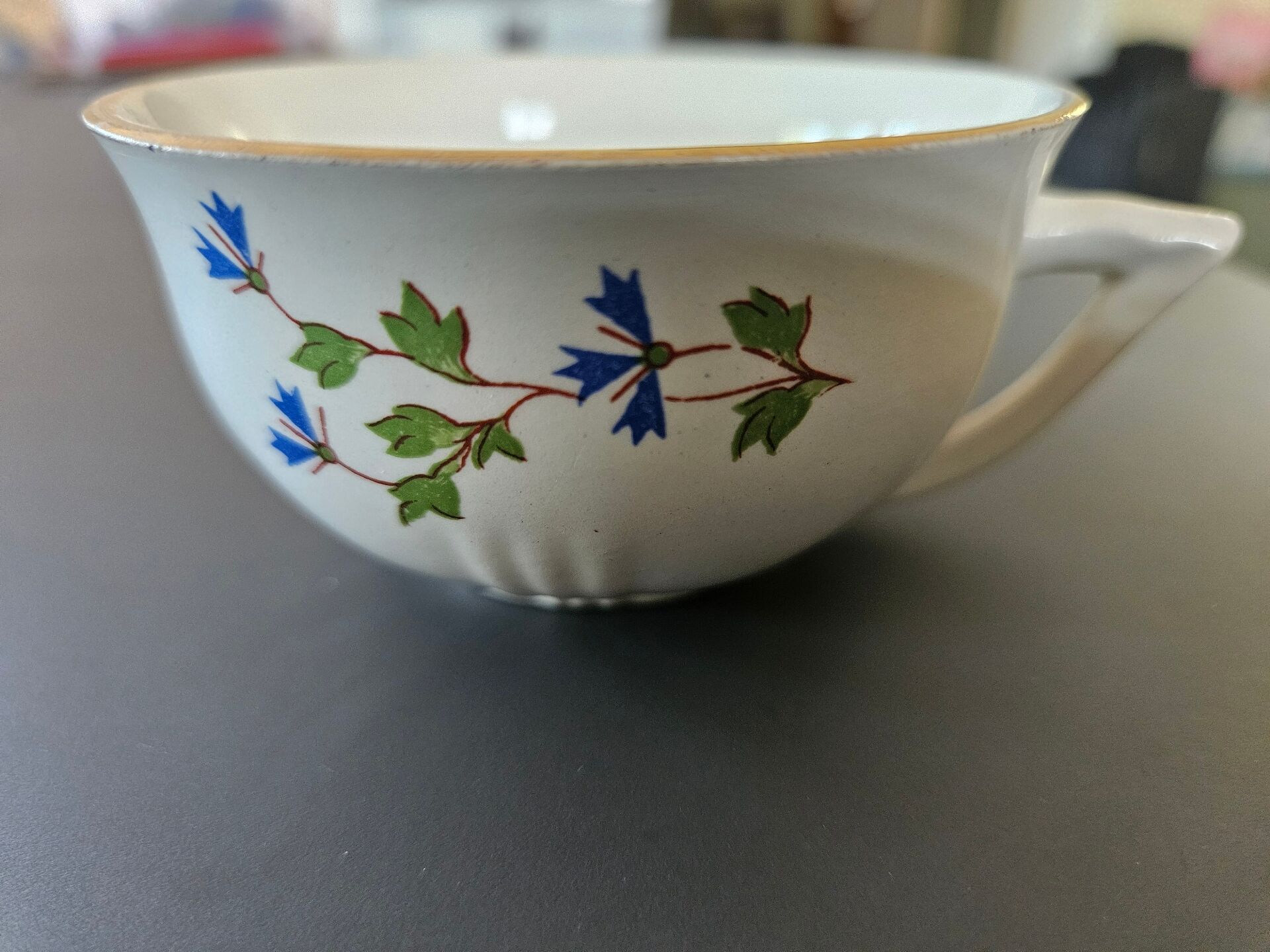 charming set of 4 cups and their 4 matching saucers in earthenware