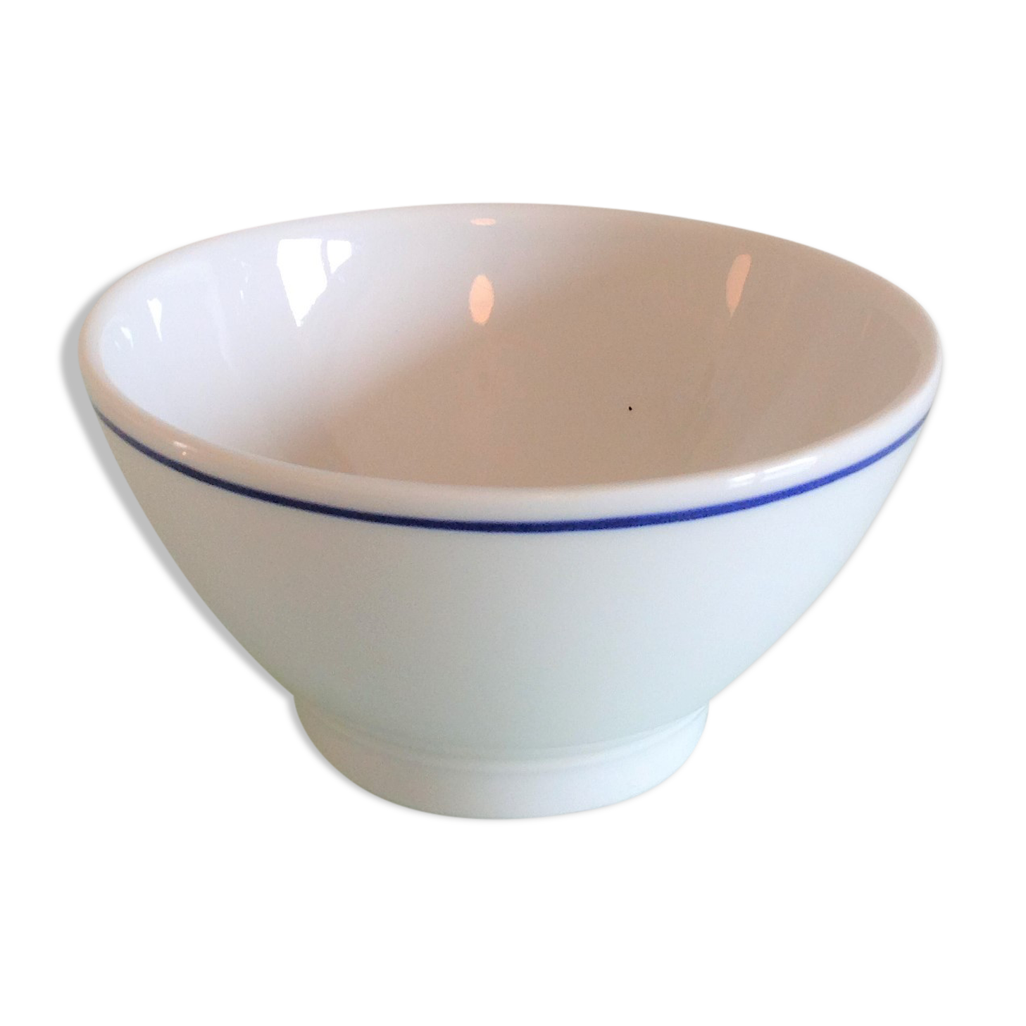 White bowl with blue border of the faienceries of Sarreguemines