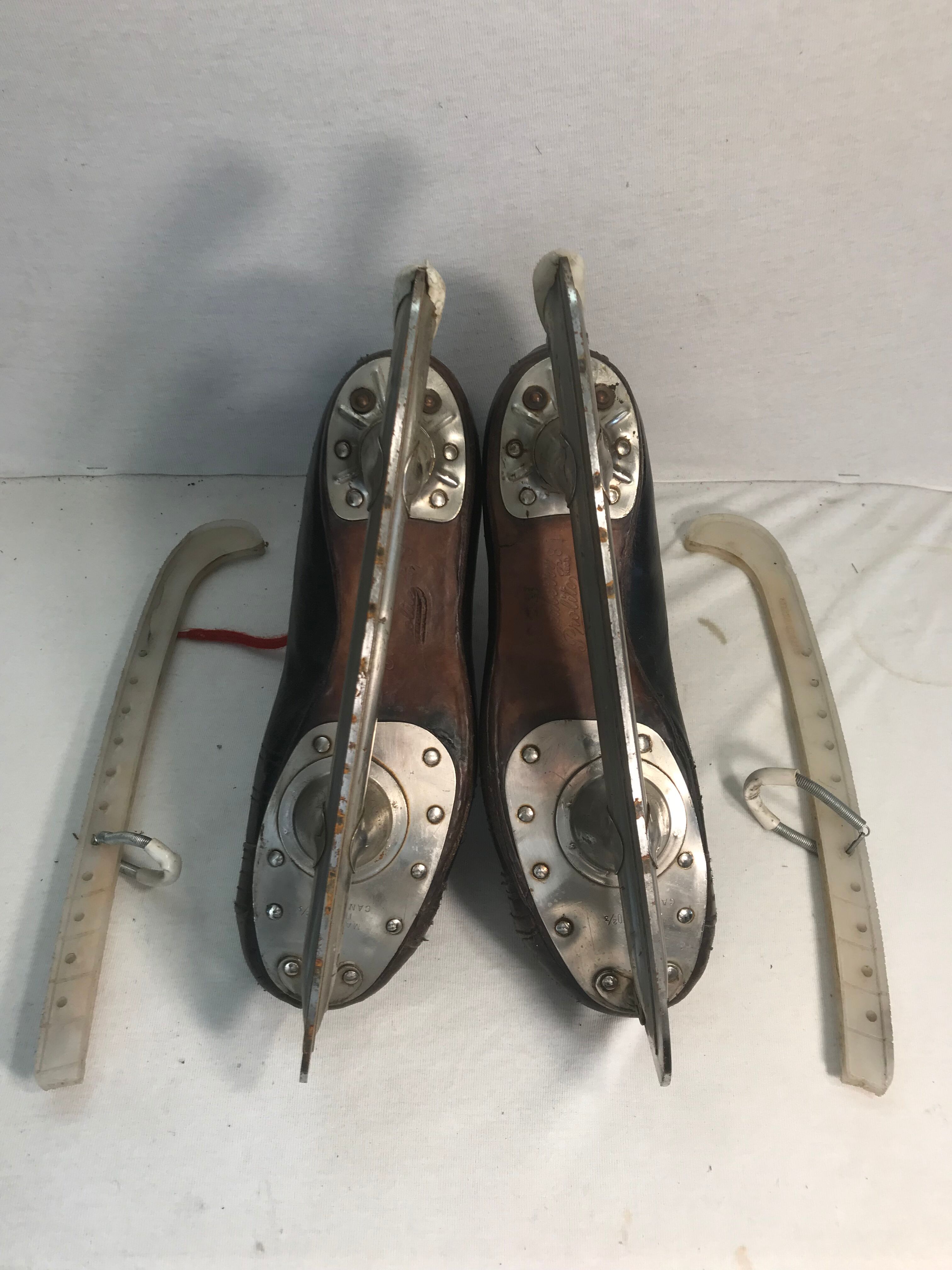 Old pair of skates ccm prolite