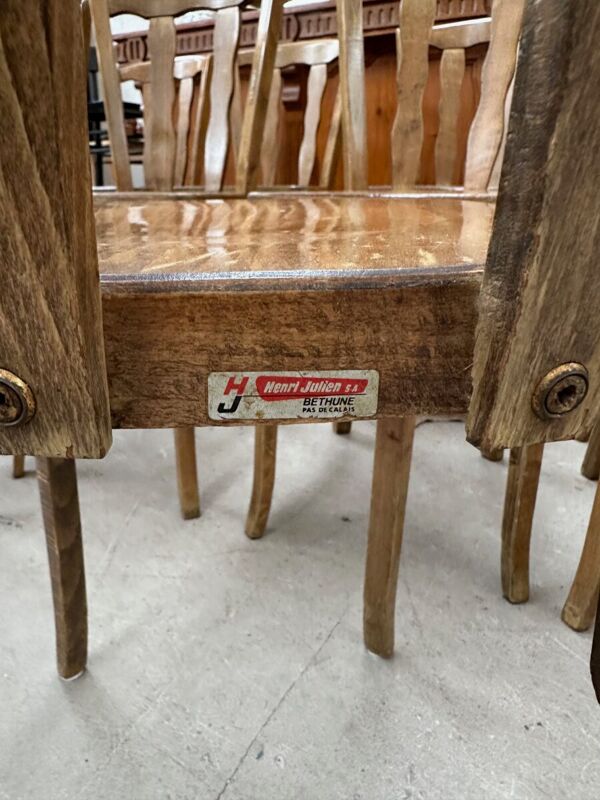 Suite de 14 chaises de bistrot Baumann pour « Henri Julien SA »