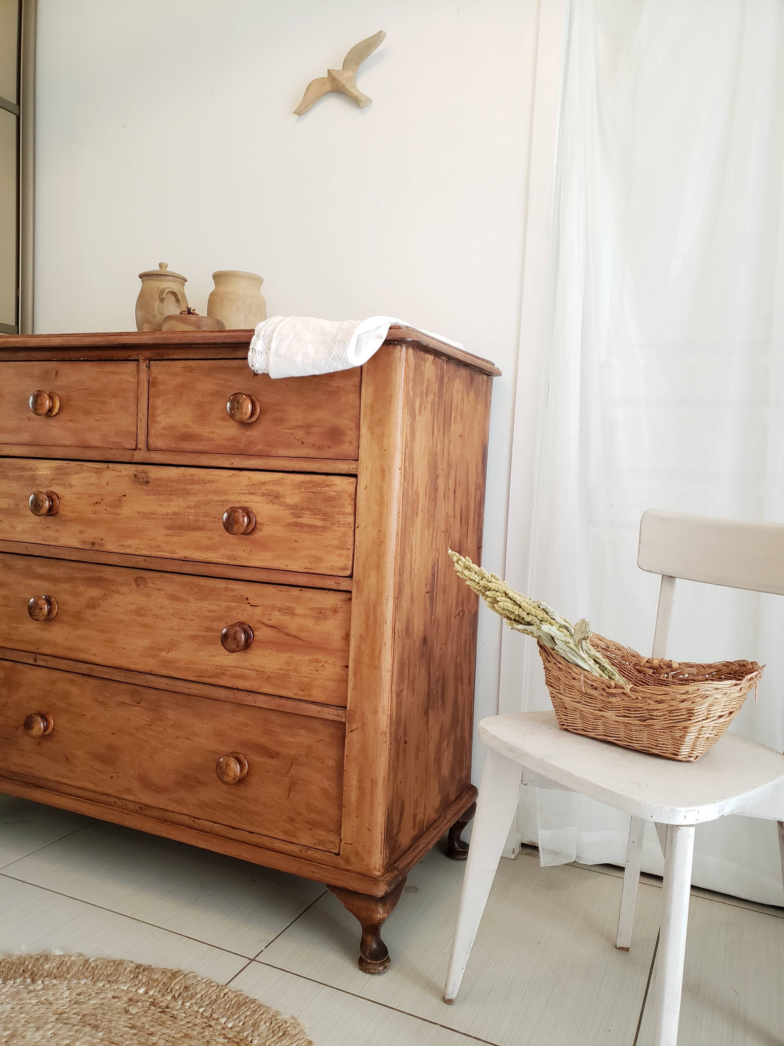 English chest of drawers