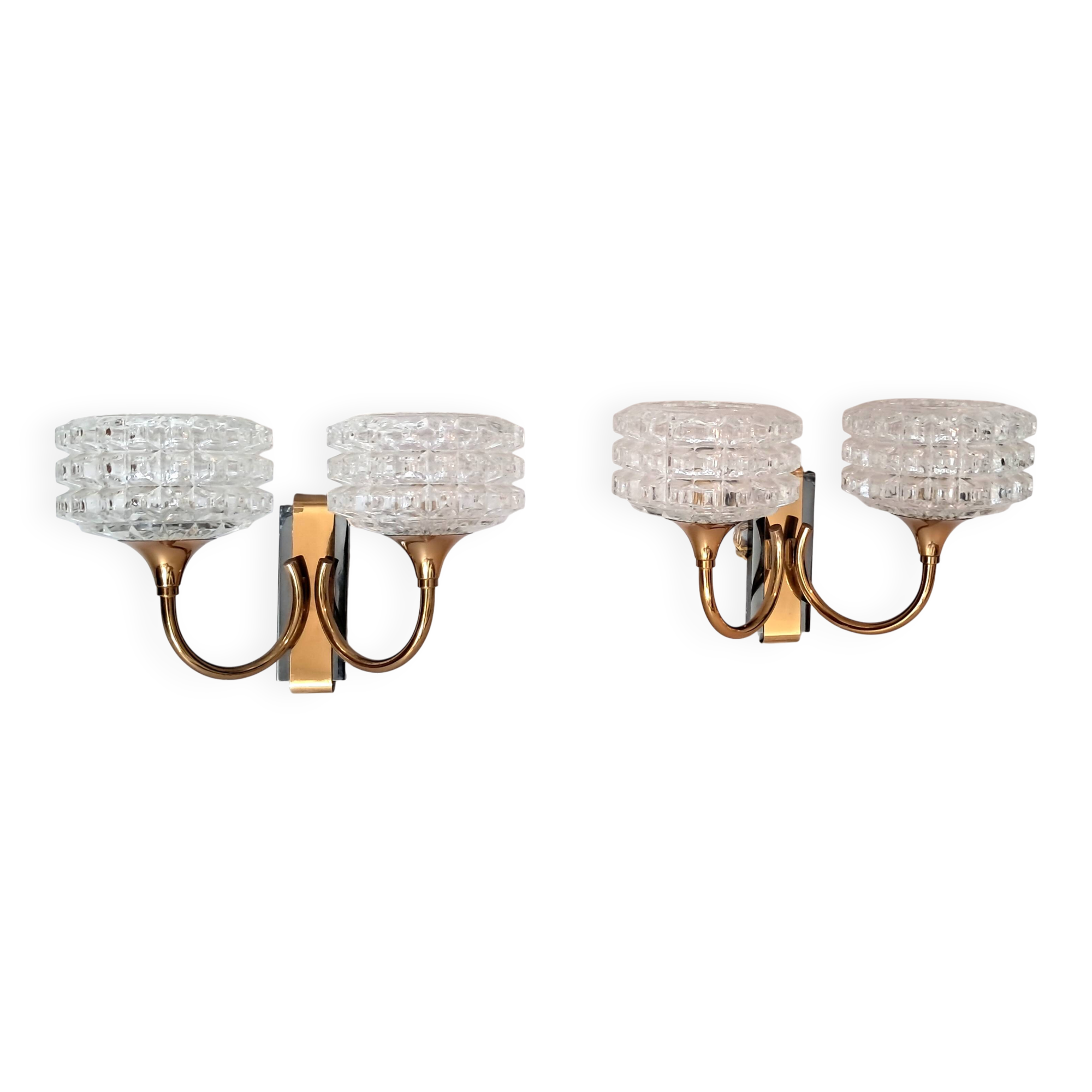Pair of two-light wall sconces in gilded brass and blue from the 1950s.