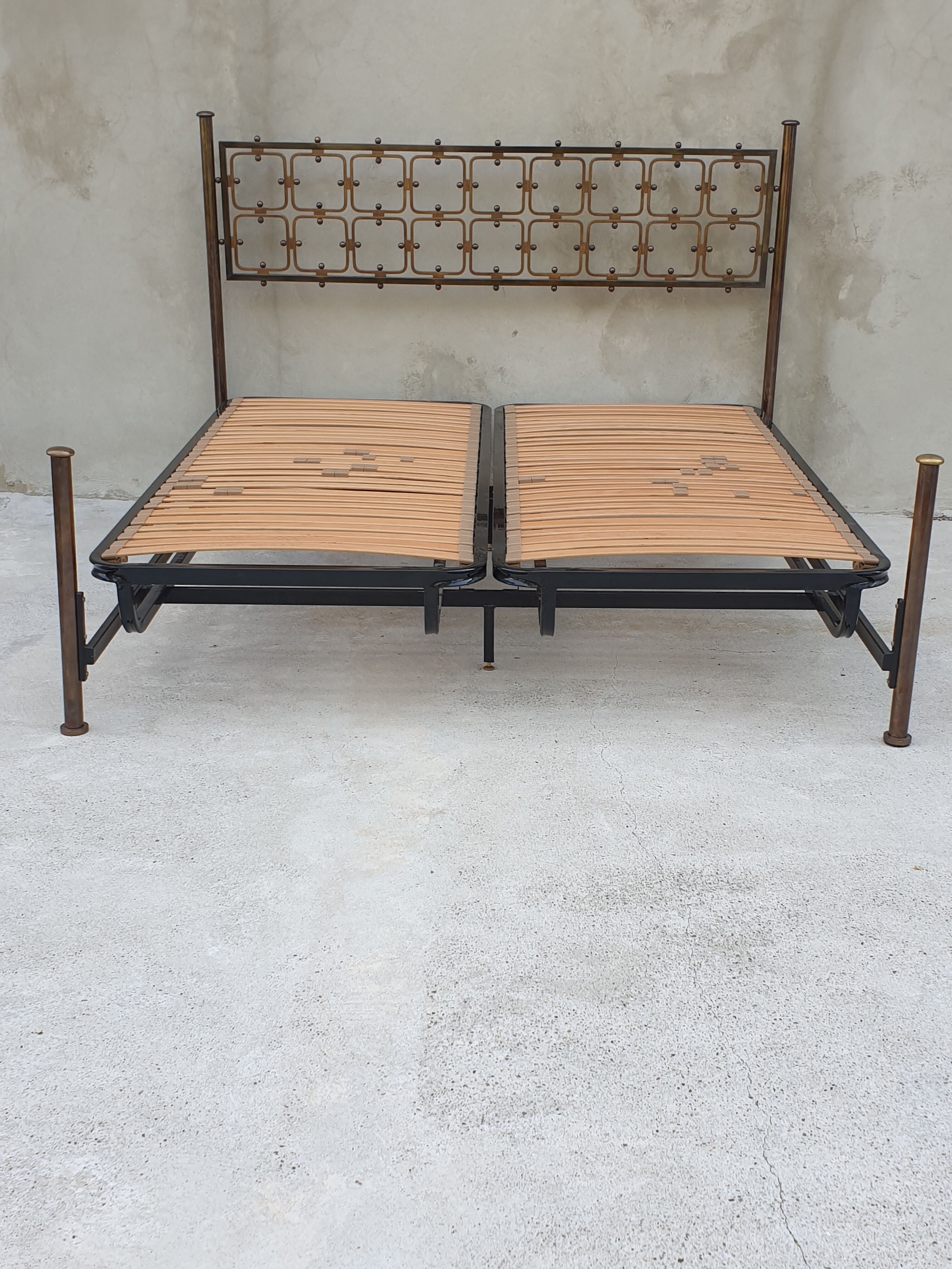 Double bed in burnished brass