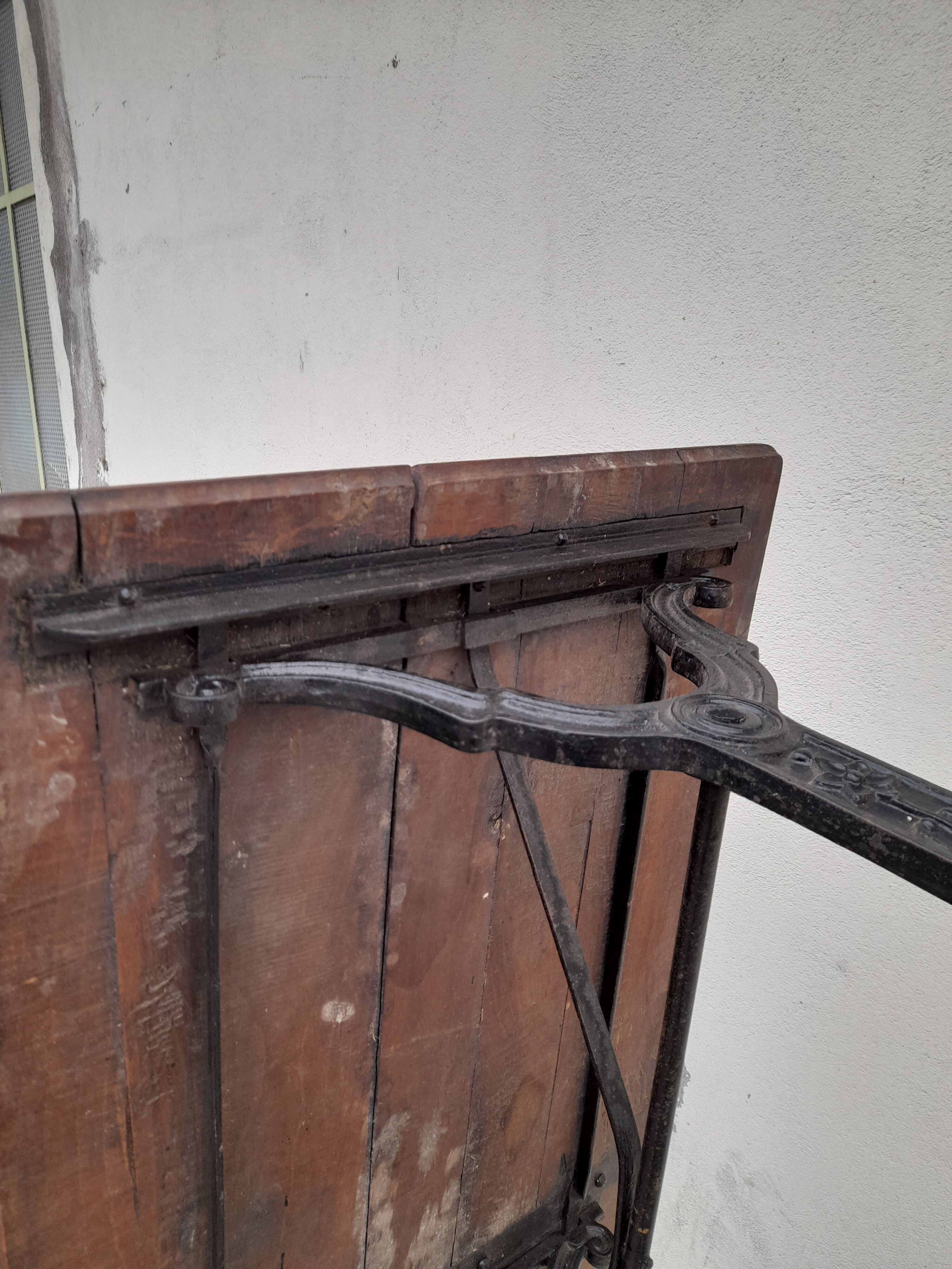 Table de bistrot en fonte 1900 1m50