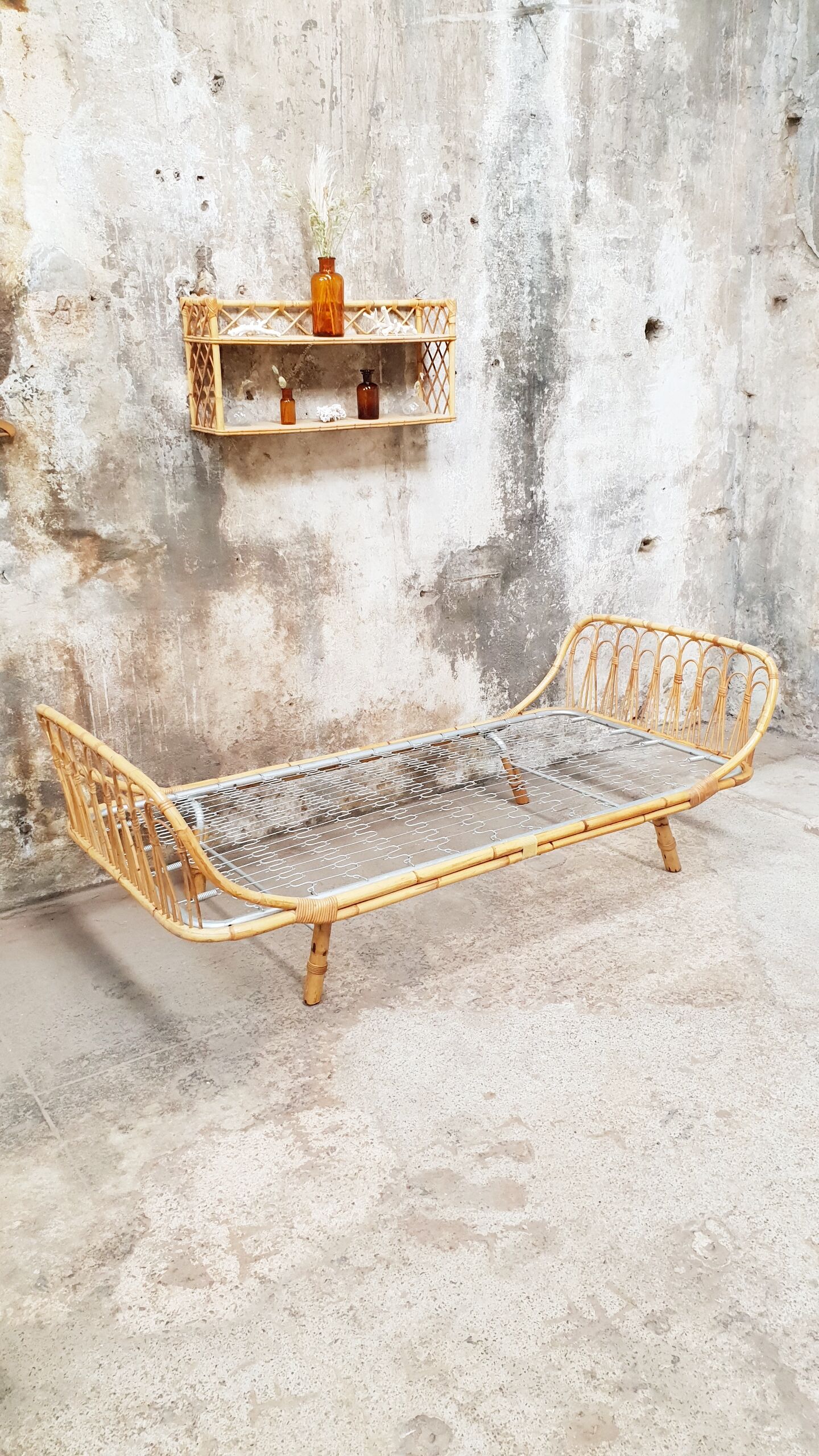 Lit rotin vintage