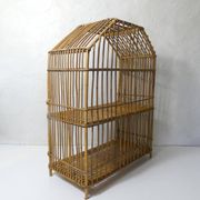étagère en rotin