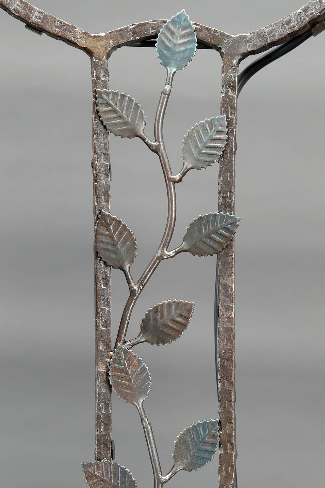 Two-headed wrought iron lamp by Muller, Art Deco, France, Circa 1920