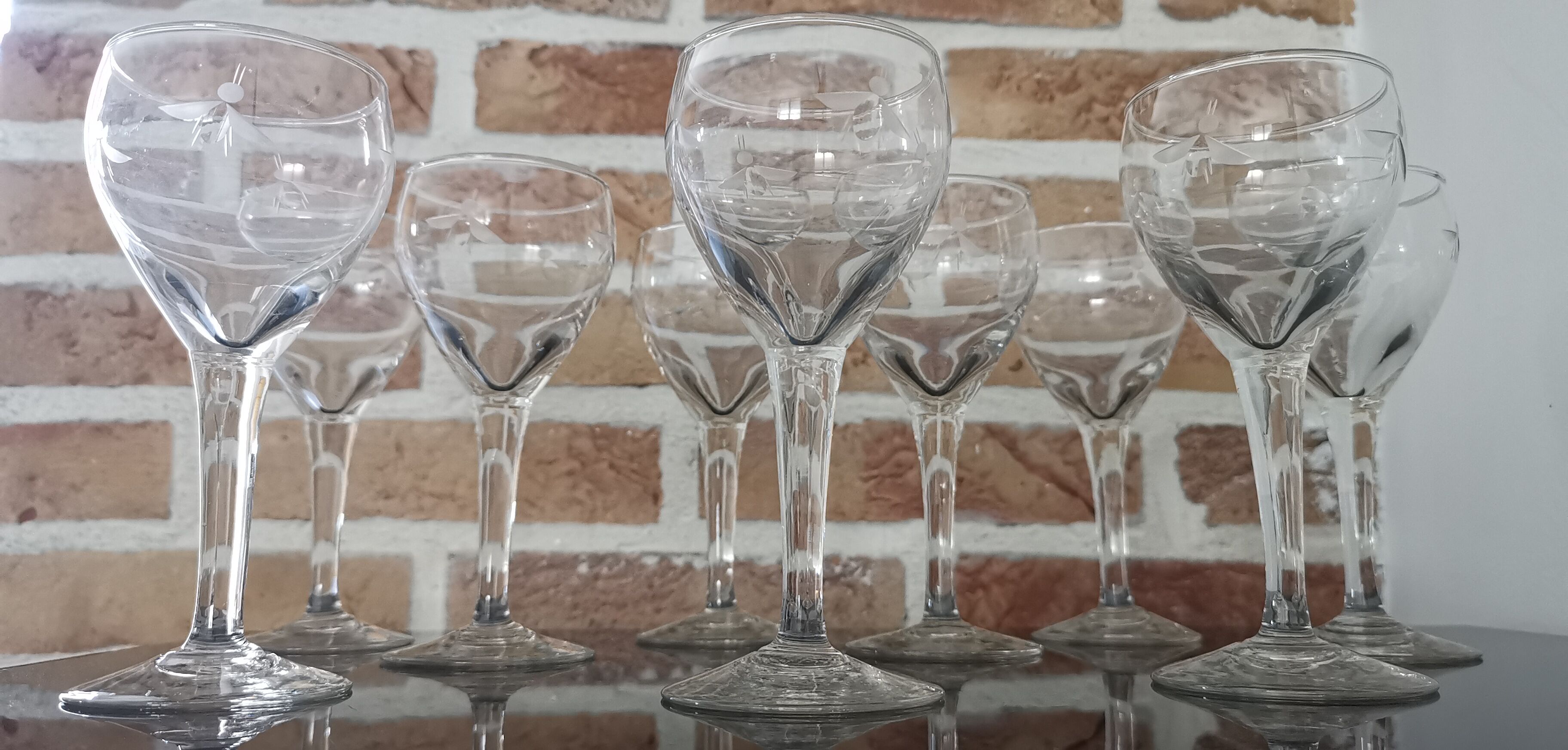 set of 9 glasses of white wine / port "balloon" with crystal foot 40s-50s