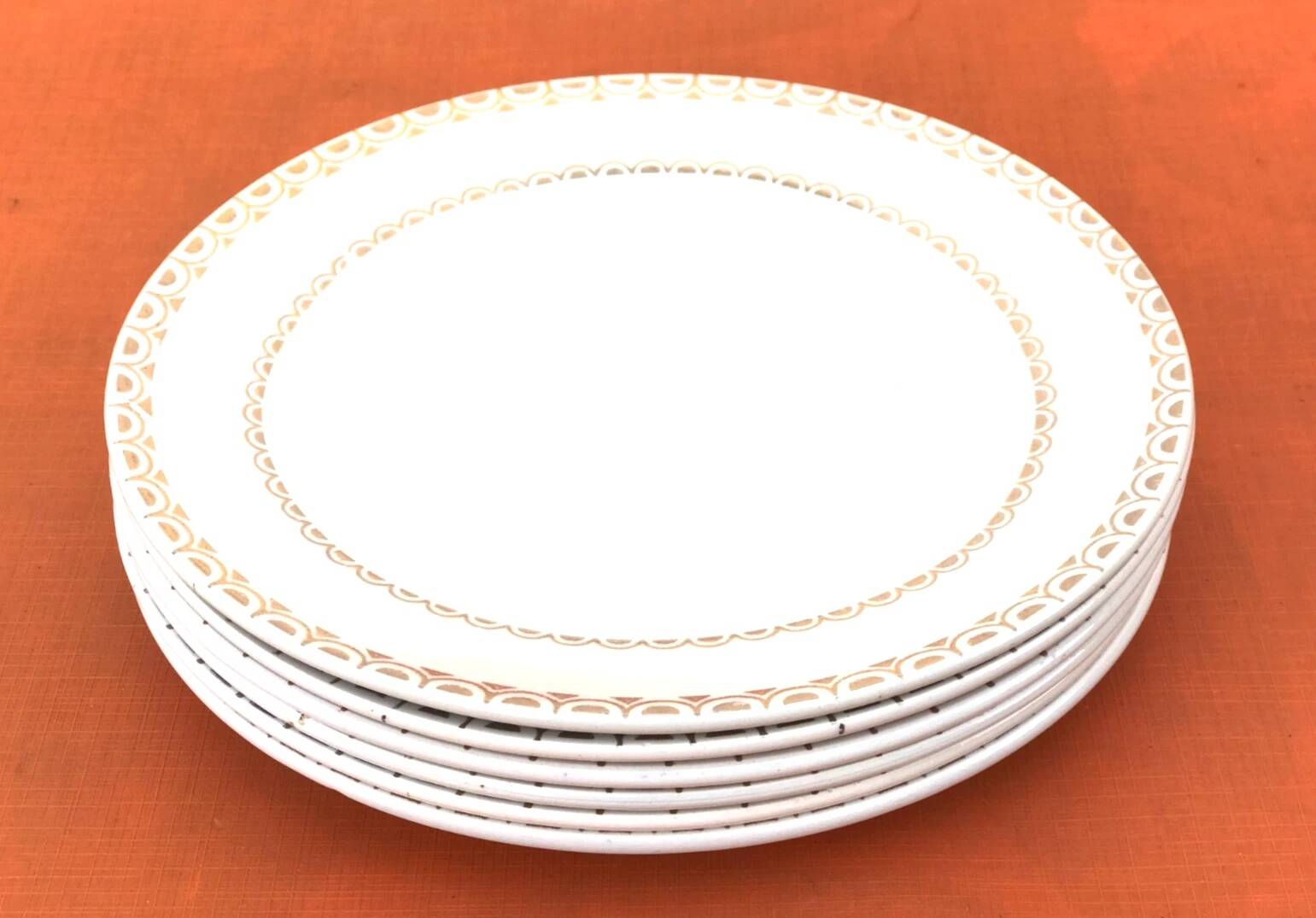 1950s set of 6 cheese/dessert plates, earthenware with gold frieze decoration.