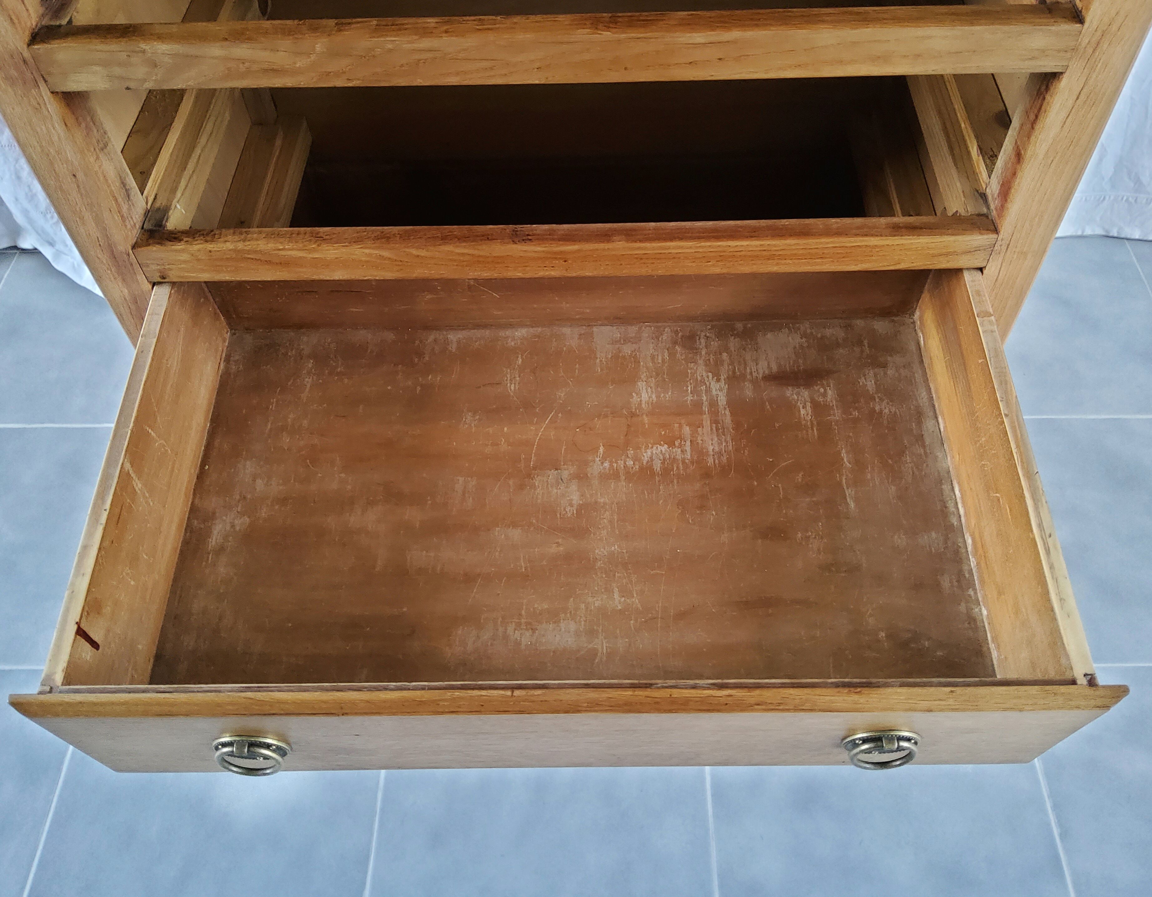 Chest of drawer compass feet