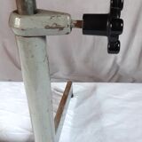 Height-adjustable workshop stool