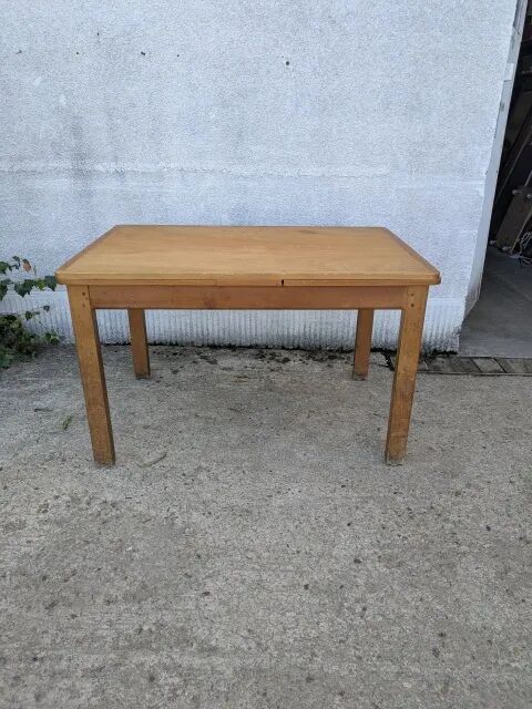 Extendable tables