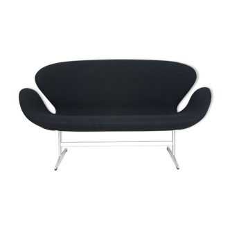 Danish Swan sofa design Arne Jacobsen Fritz Hansen