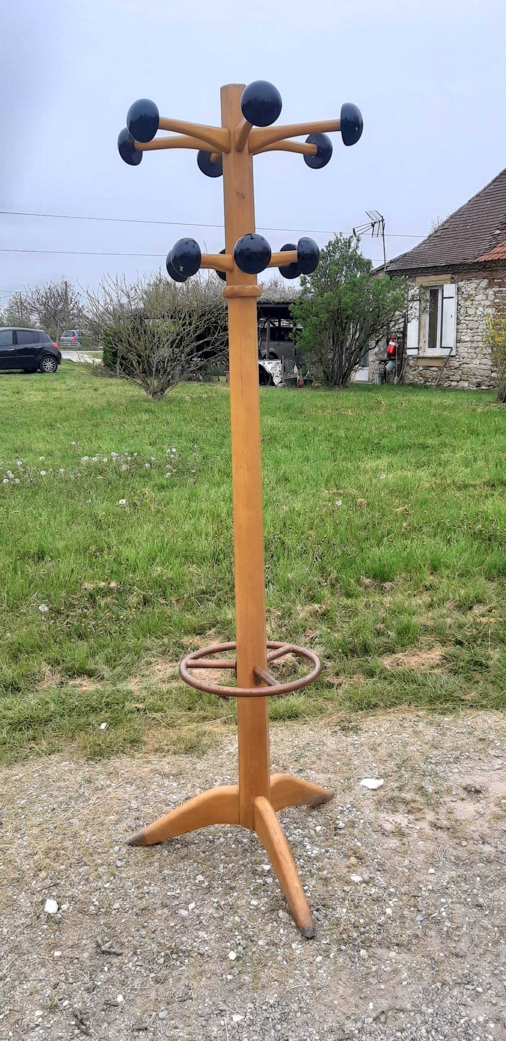 Stella coat rack