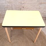 Bureau d'ecolier en formica