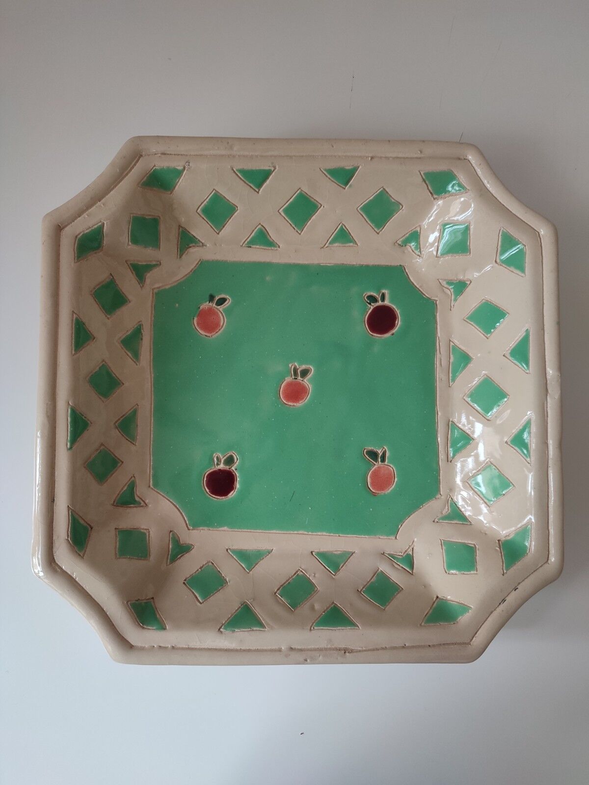Hollow ceramic dish