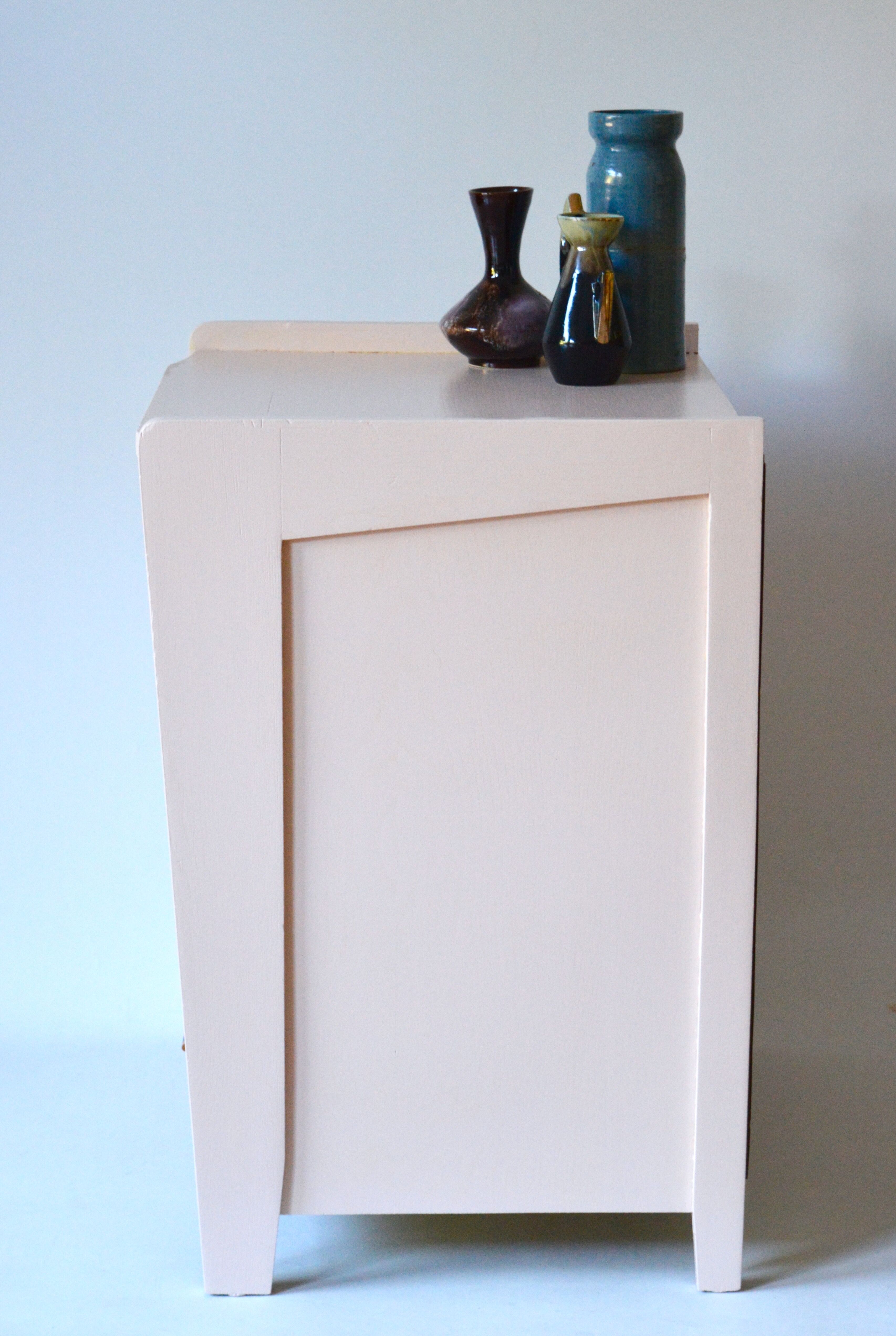 Commode rose poudré