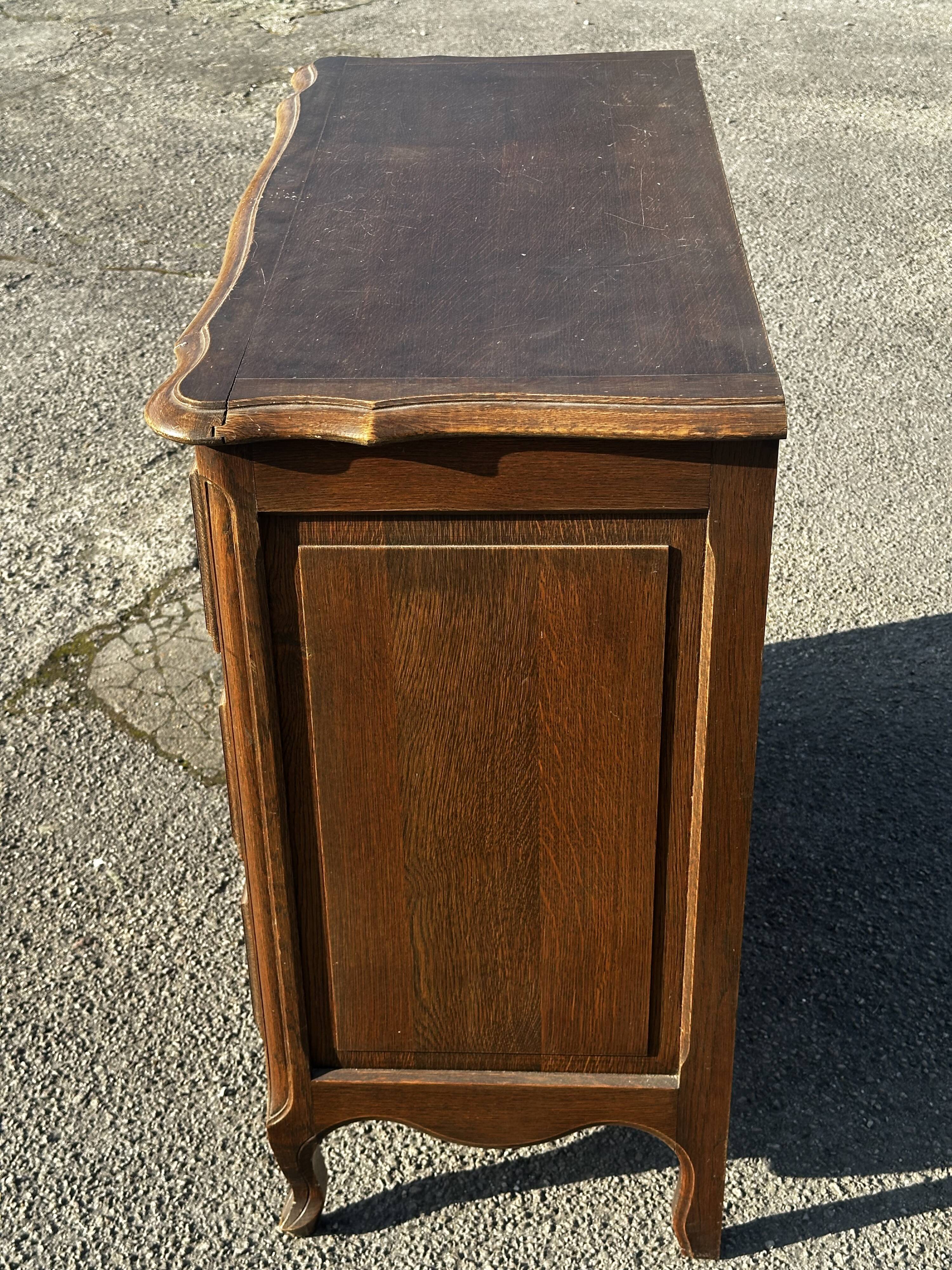 Chest of drawers, late 19th century, early 20th century