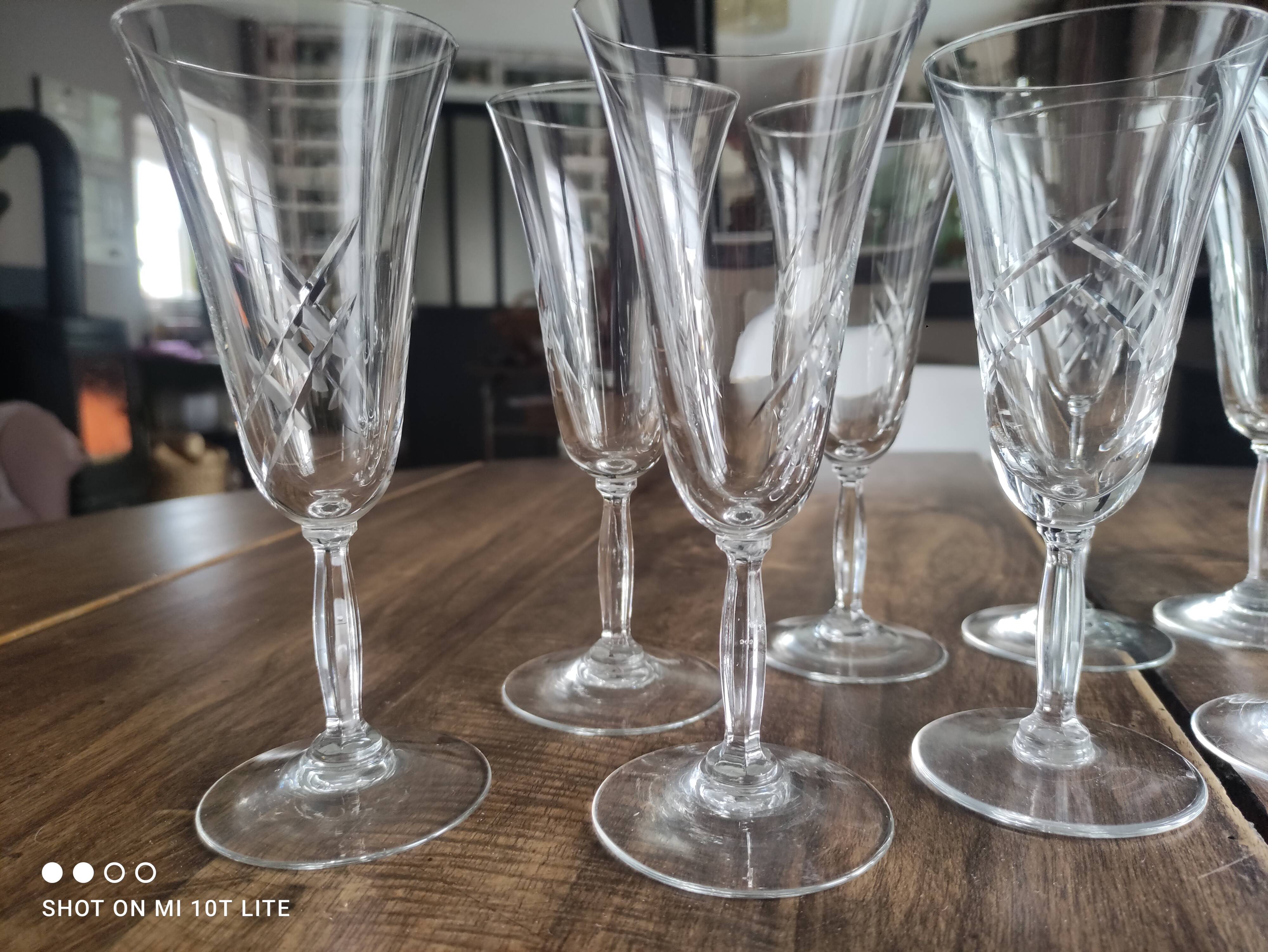 Set of 10 vintage champagne flutes in chiseled crystal with flared drinking