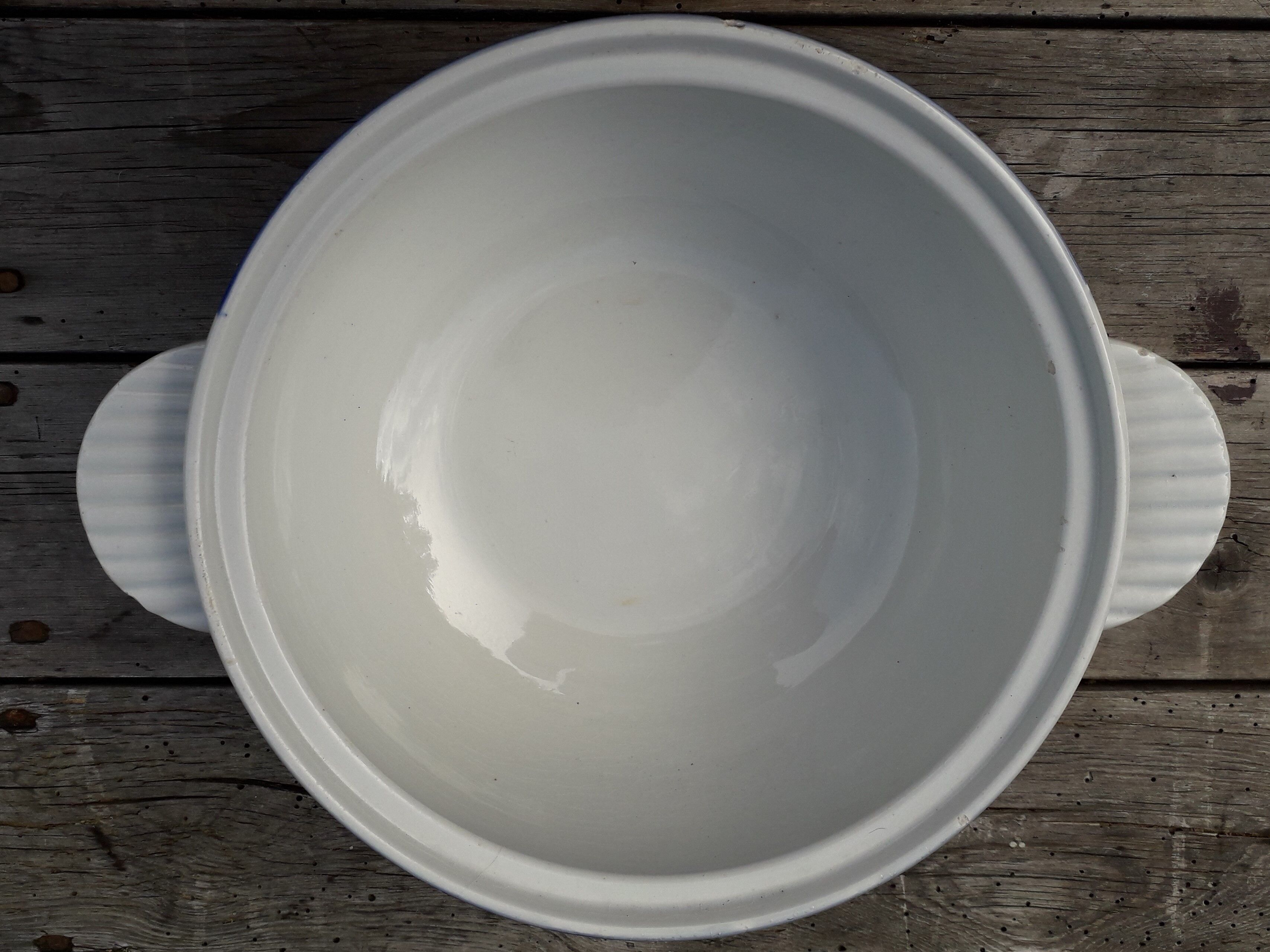 Soup tureen bondavilliers