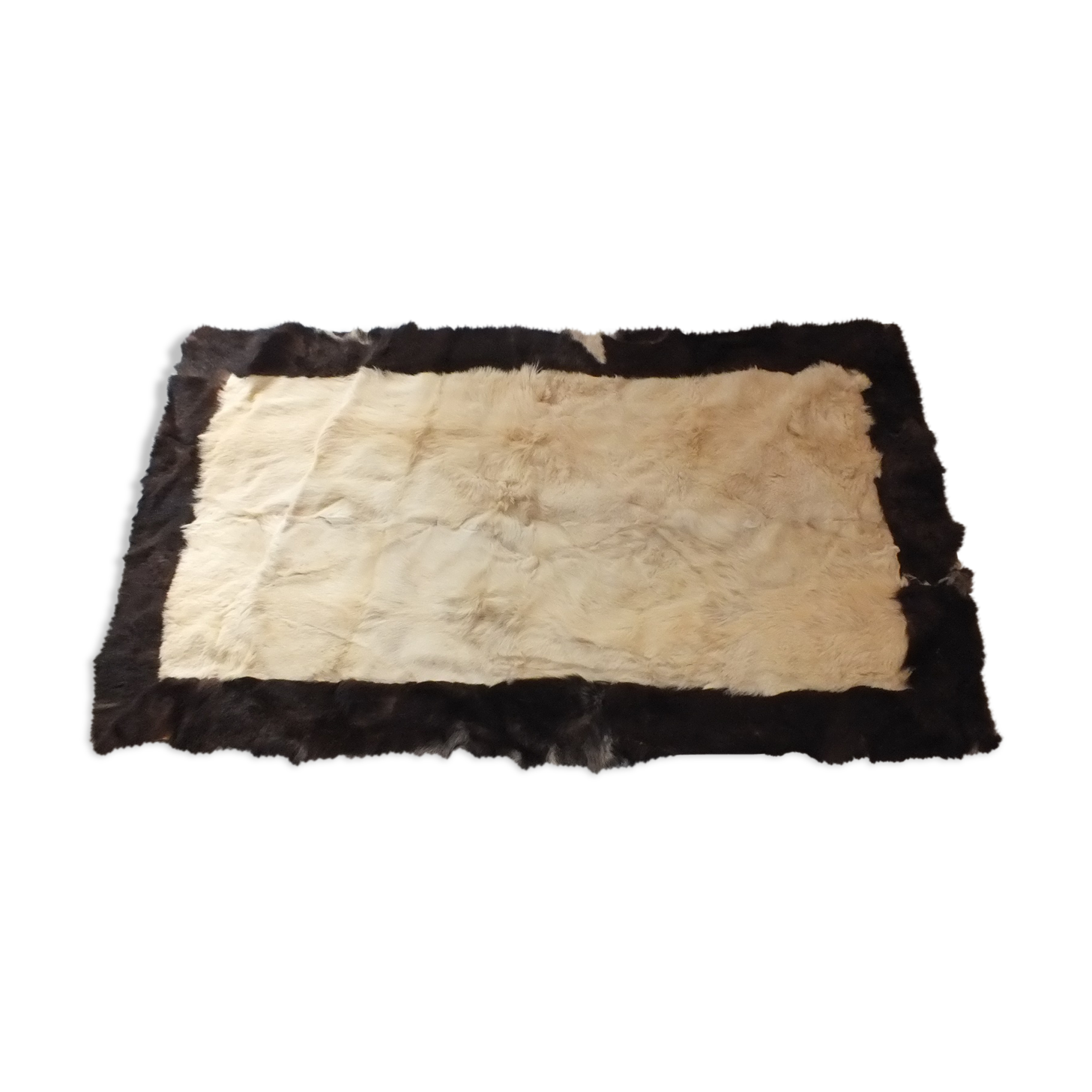 Tapis peau de vache de forme rectangulaire 149x84cm