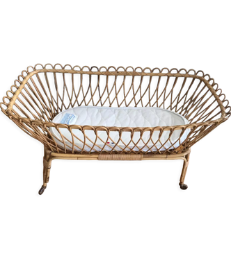 Lit bébé vintage rotin