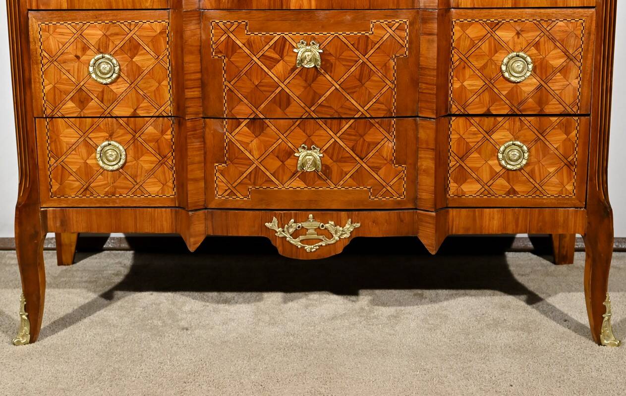 Rosewood and Mahogany chest of drawers, Louis XV / Louis XVI Transition style – Late 19th century