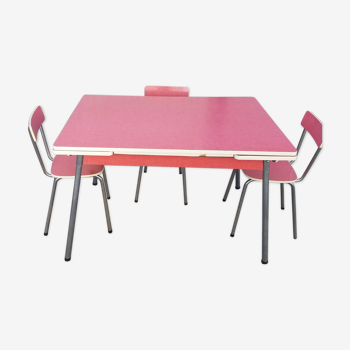 Table formica rouge avec 3 chaises
