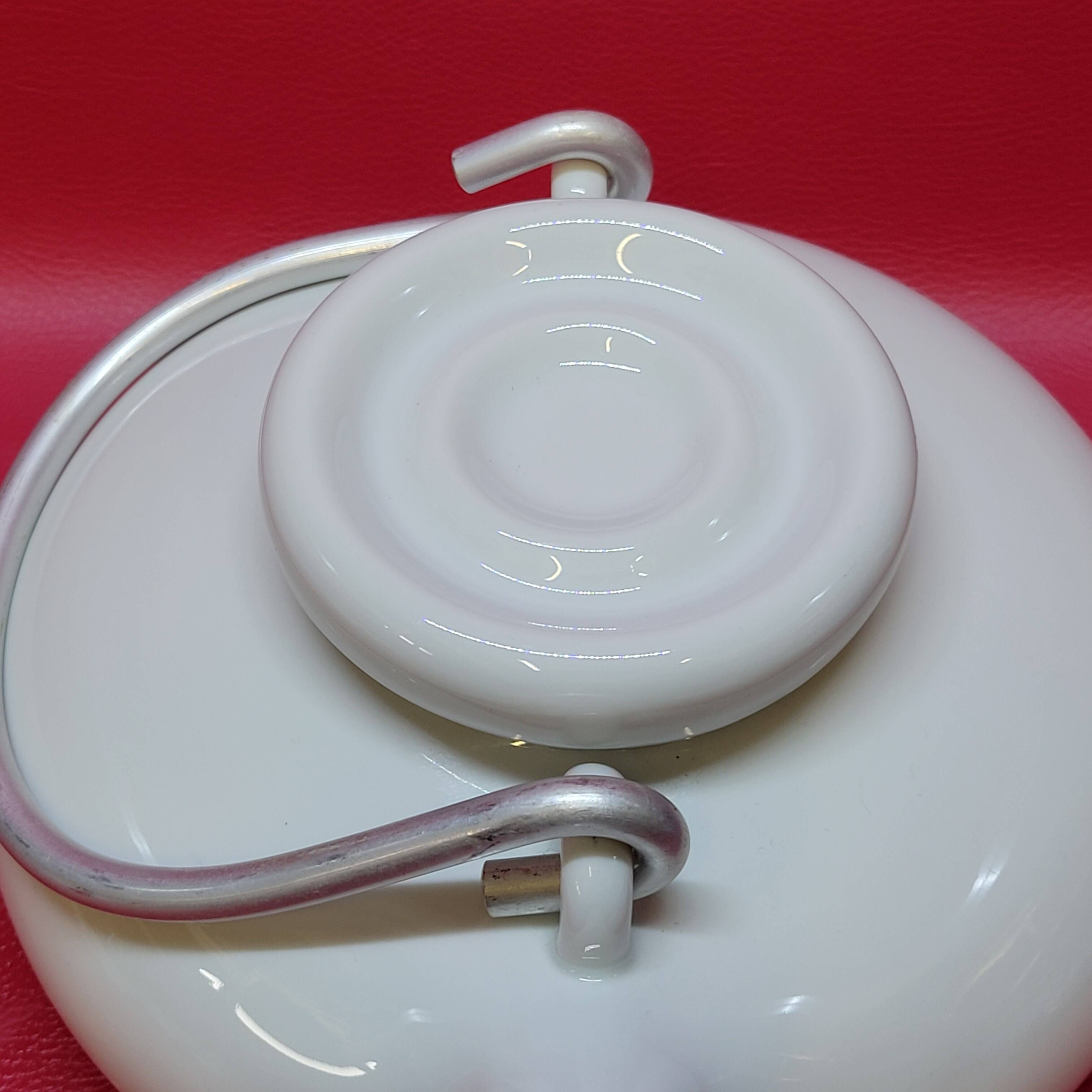 Théière en porcelaine blanche Carl Gustaf Jahnsson