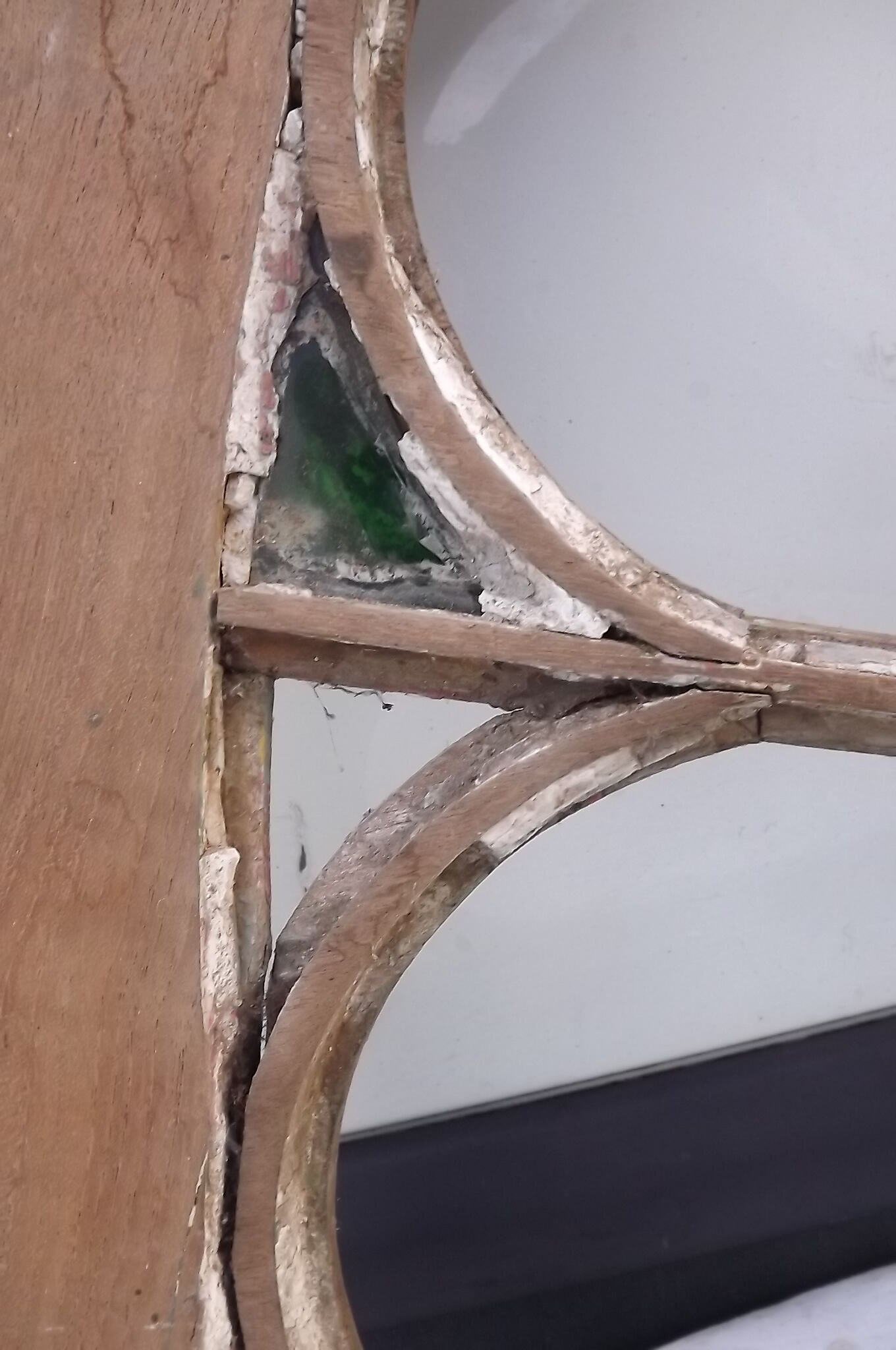 Pediment 19 th drown