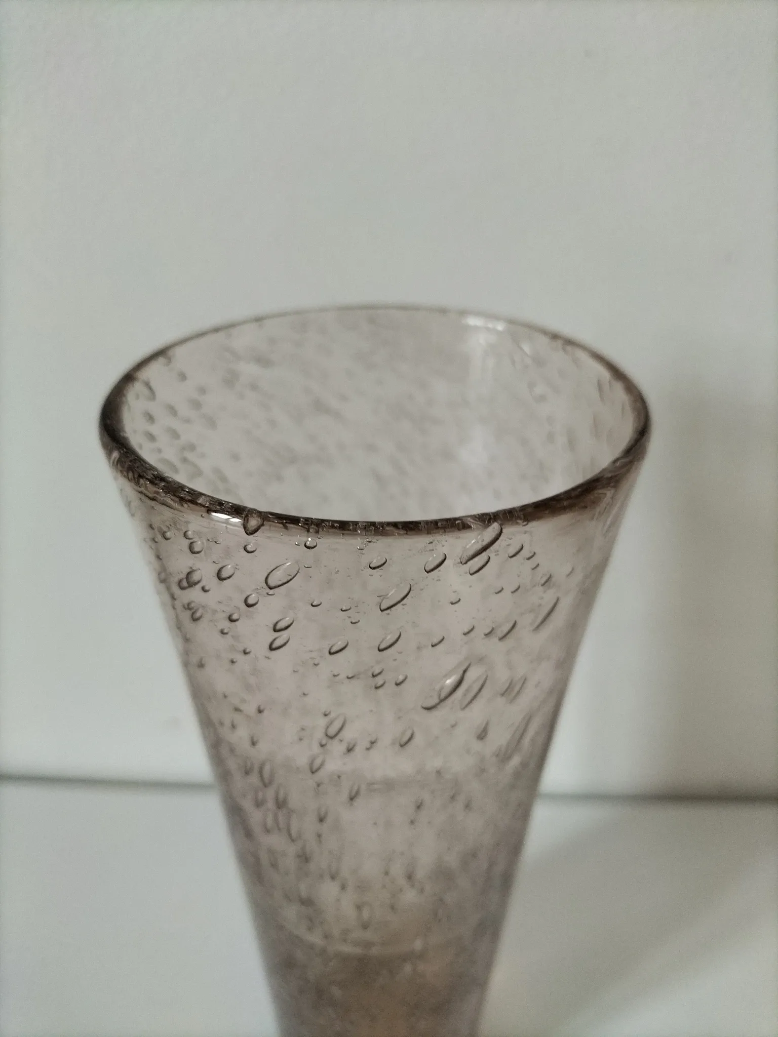 Bubble glass vase signed Biot – Pink beige