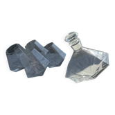 Small geometric carafe with diamond-shaped stopper and its 4 glasses