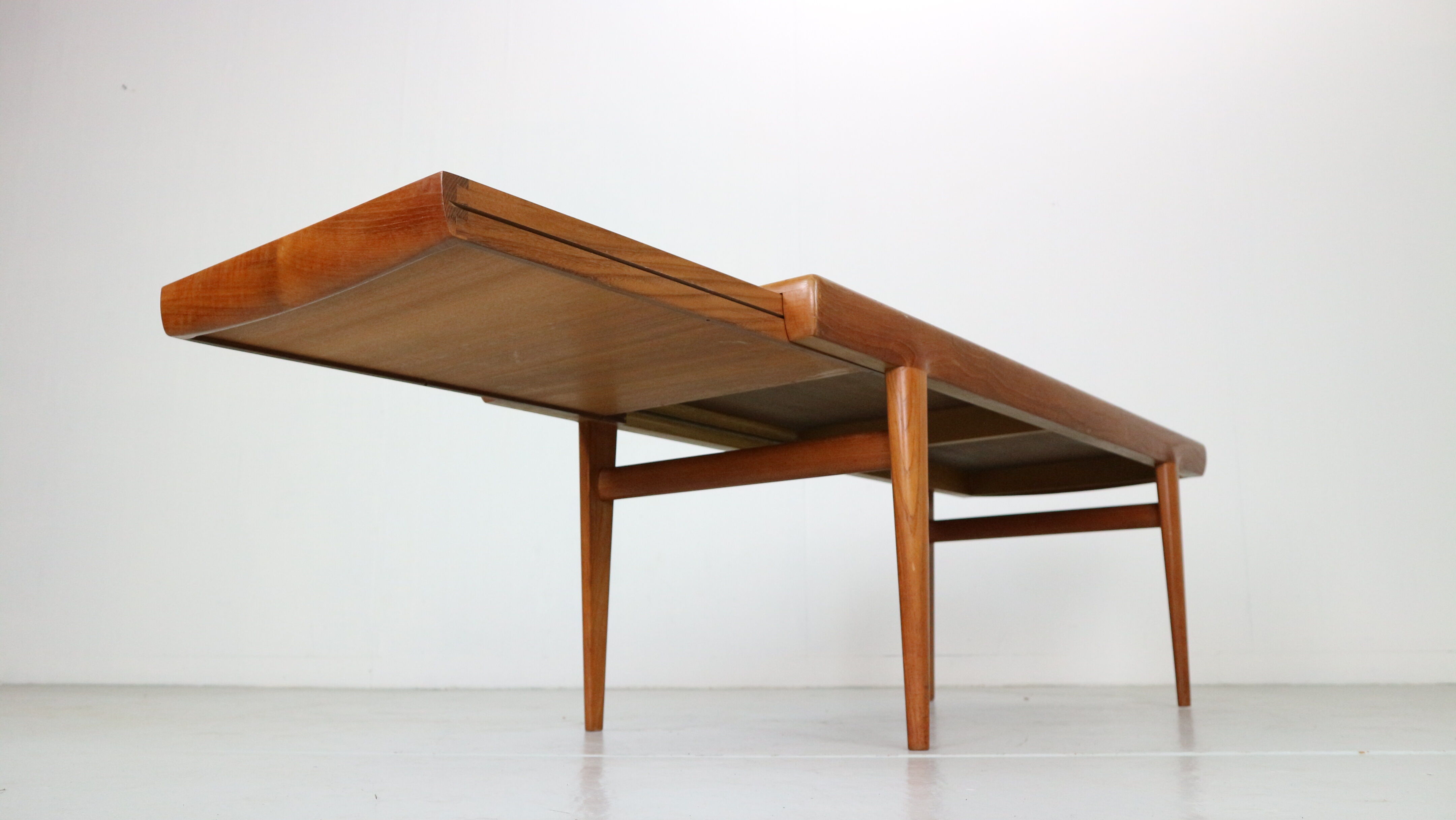 Johannes Andersen Teak Coffee Table for Silkeborg Møbelfabrik, 1960, Denmark